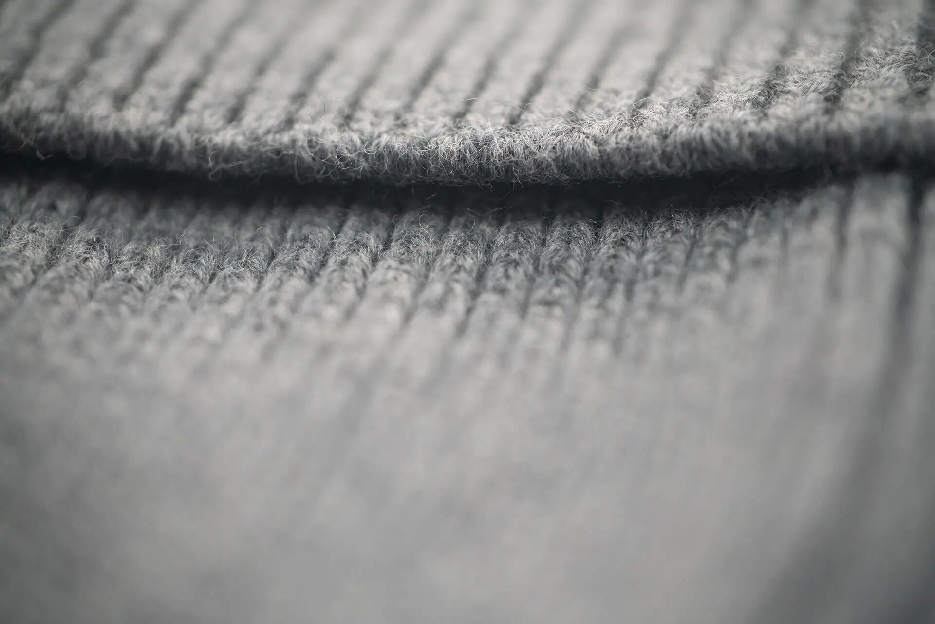 Solid – Grey 4/5