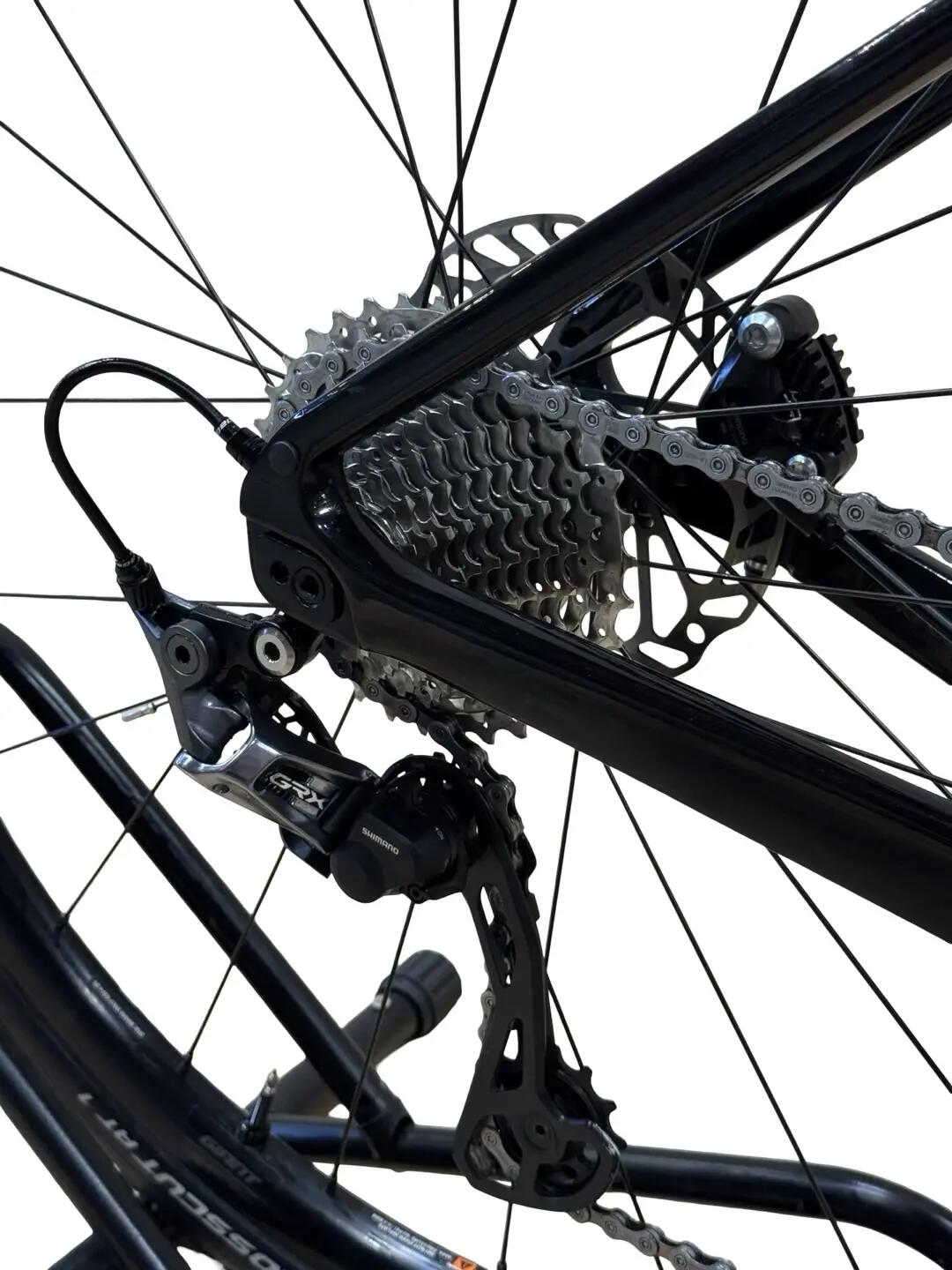 Segunda Vida - bicicleta de gravel Giant Revolt Advanced 2 GRX - Como nuevo 11/12