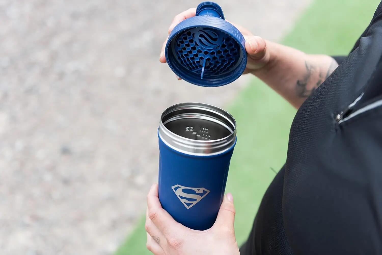 SHAKER 900 ML  SUPERMAN 6/10