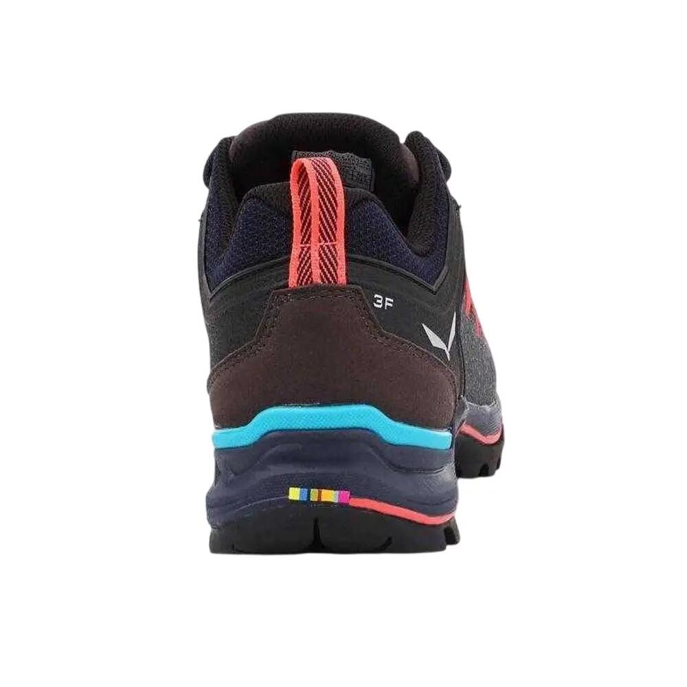 Damskie Buty Turystyczne Do Wędrówek Górskich 2/7
