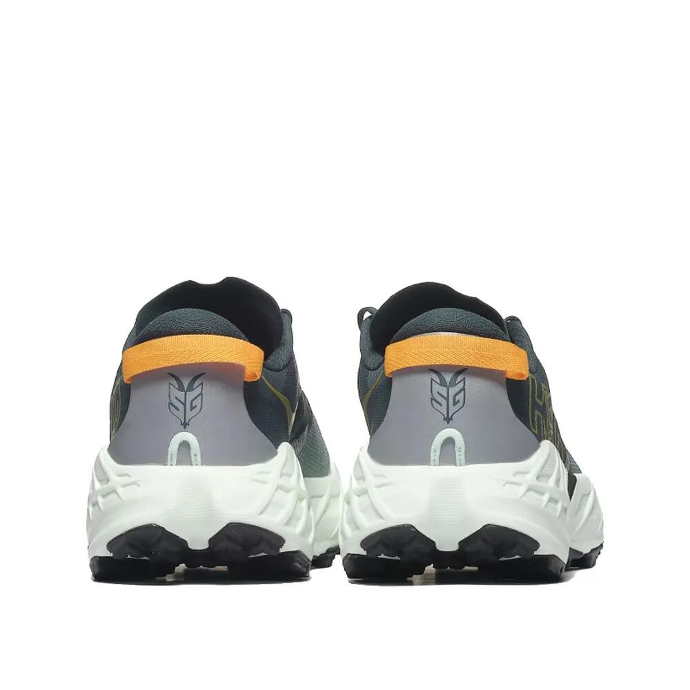 Hoka Speedgoat 7 6/8