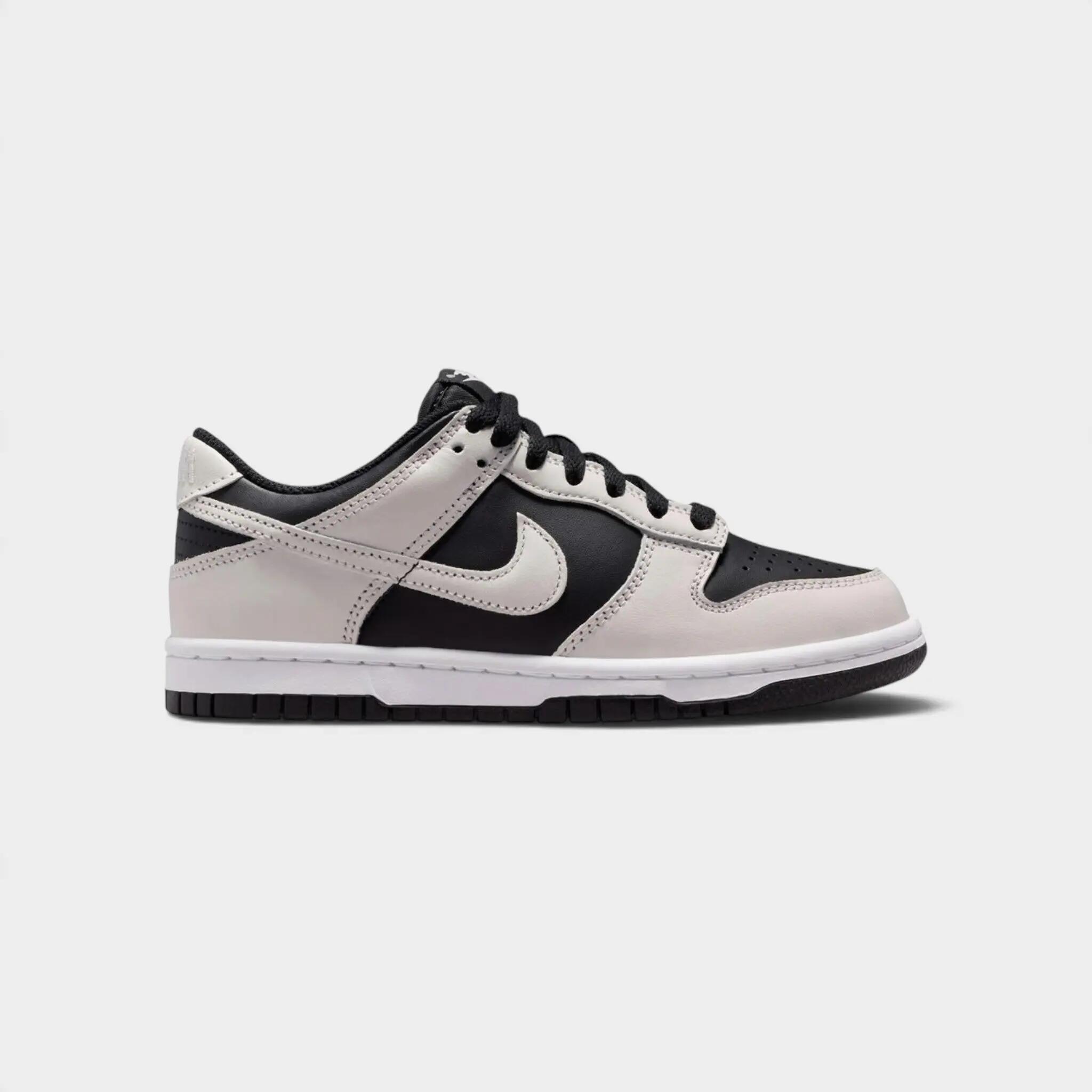 Nike FB9109-010 1/2