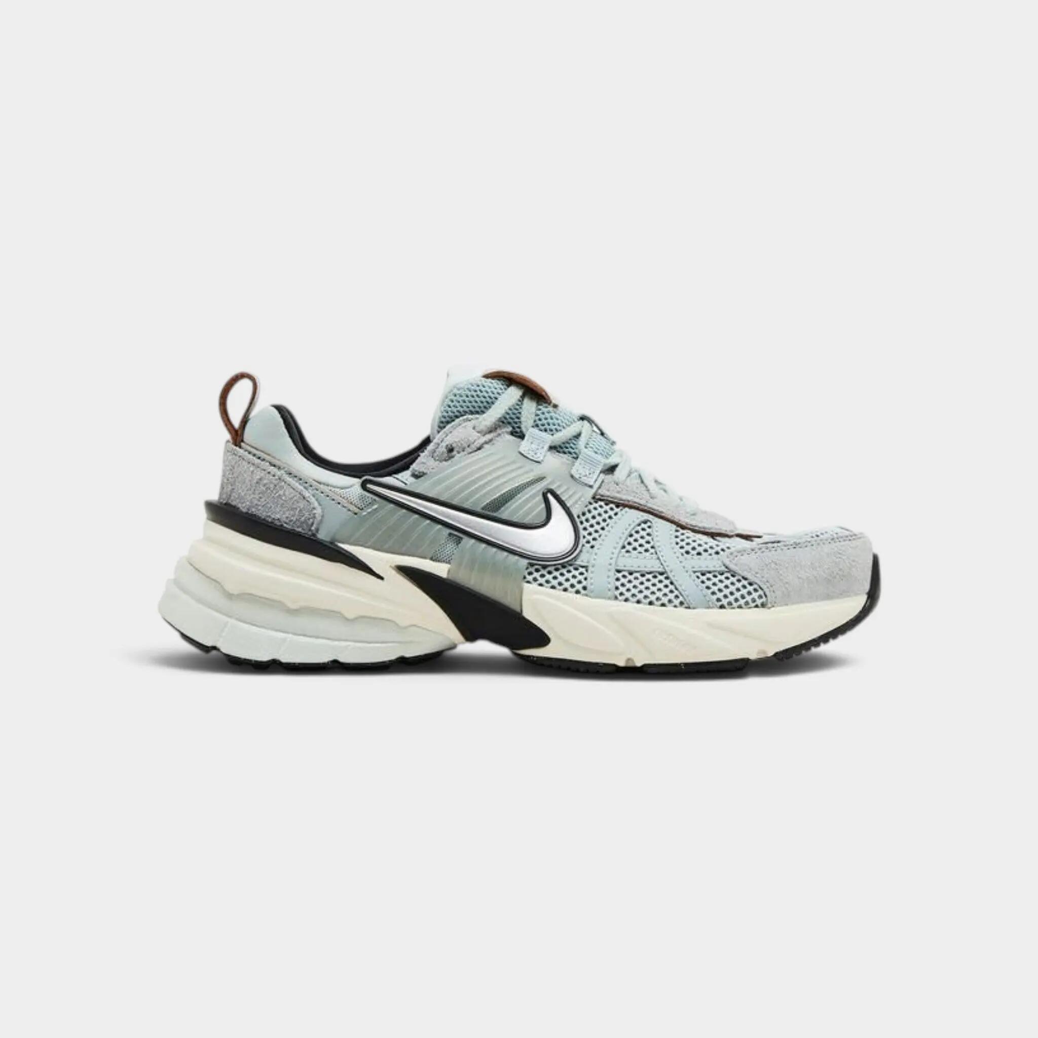 Nike V2K Run Pumic 1/2