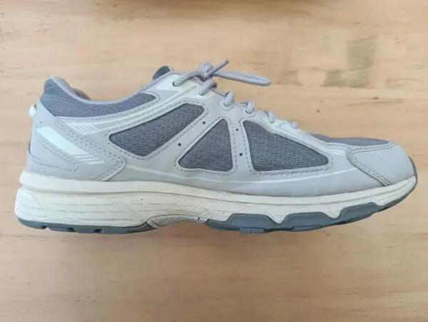 Tussen Particulieren - Asics-sportschoenen 2/6