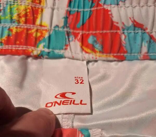 Tussen Particulieren - Splinternieuwe zwemshort van O'Neill 4/5