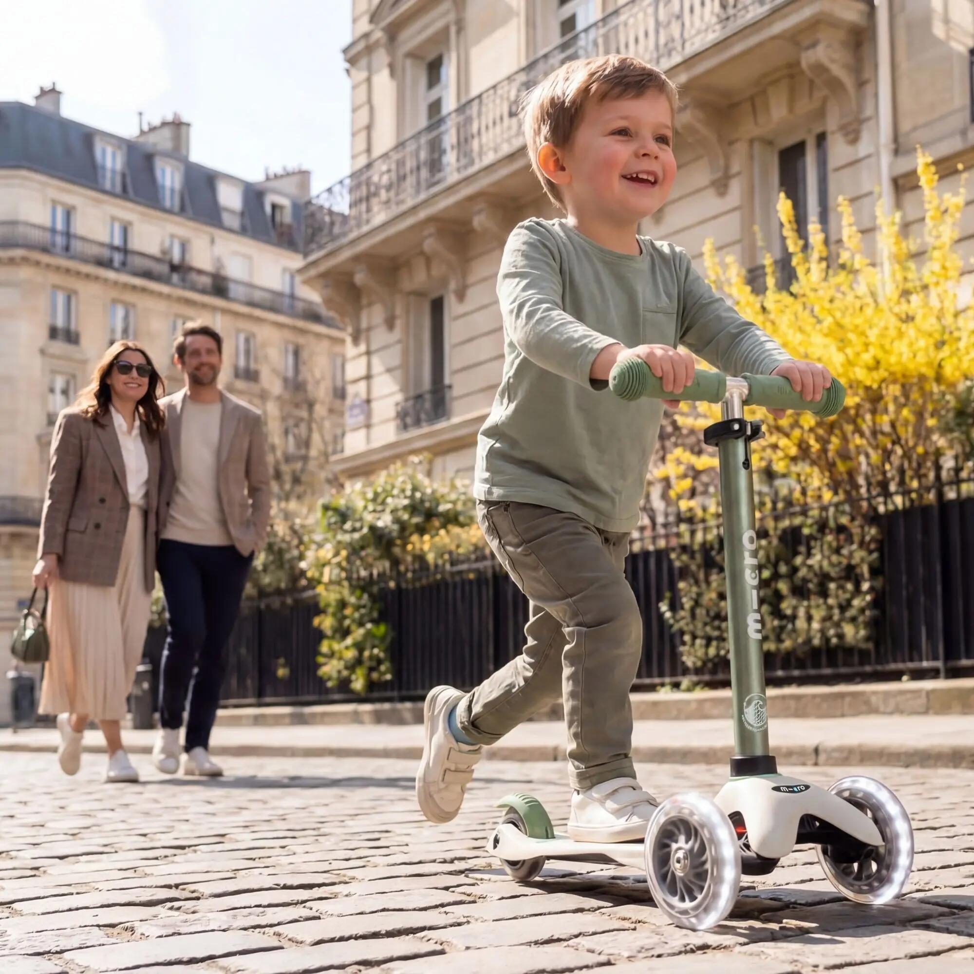 Trottinette enfant 3 roues - Mini  Deluxe Eco LED - Pistache 5/7