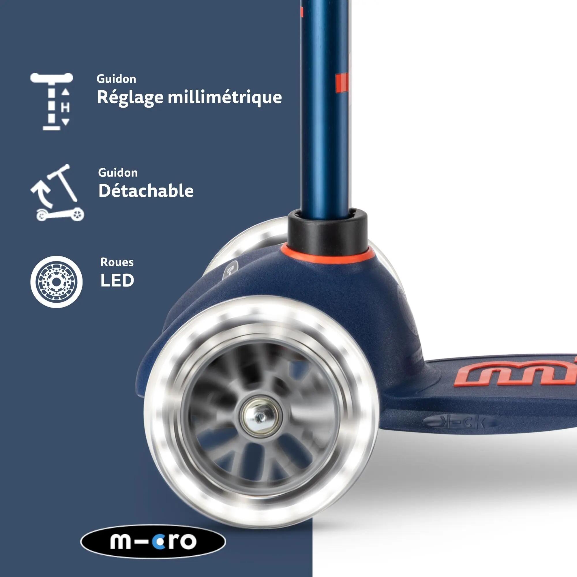Mini Micro Deluxe Navy Blue mit LED Rädern 3/7