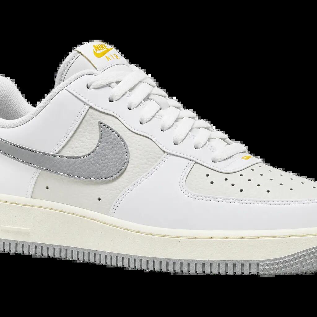 Herren - Basketball-Sneaker - Nike Air Force 1 '07 Next Nature - Grau