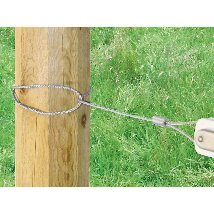 Accessorio per recinzione tendifilo in metallo con isolatore e filo Ako 2/2