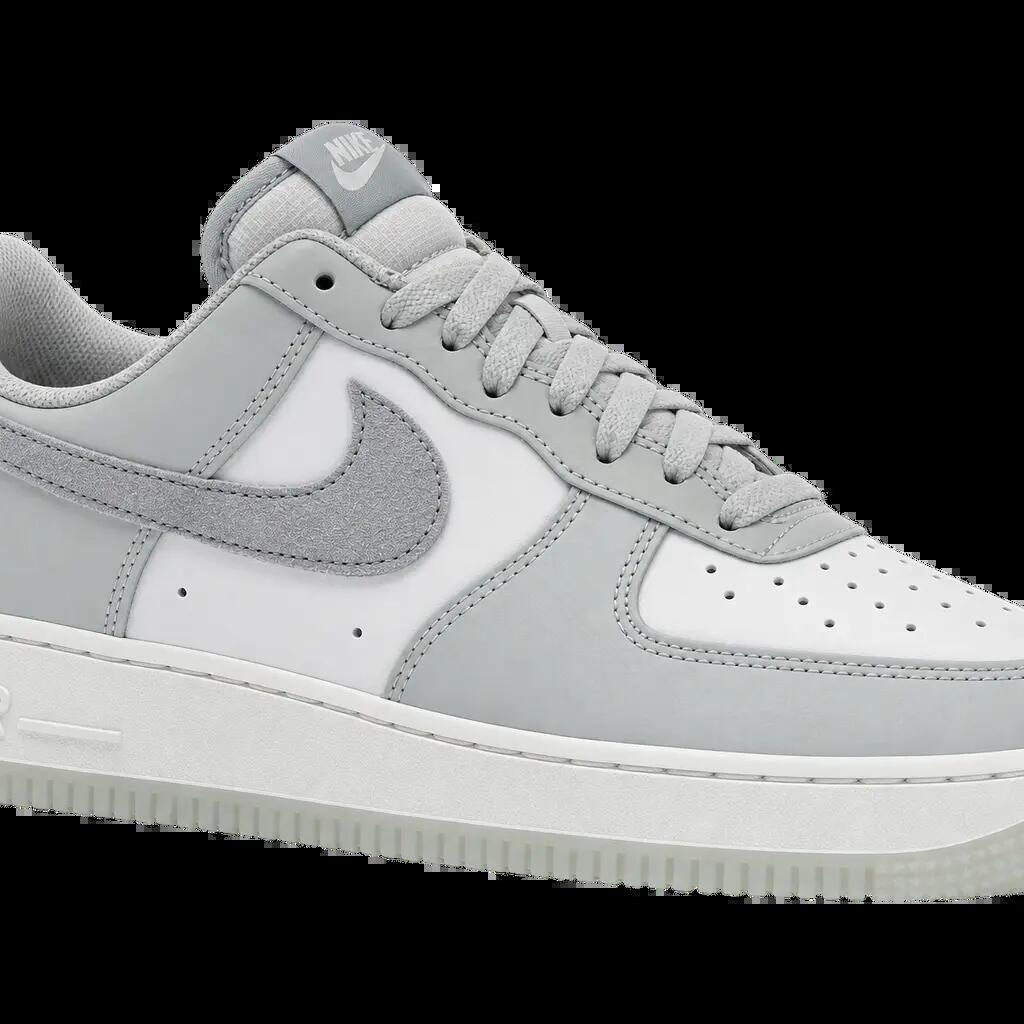 Herren - Sneaker - Low-Top, Schnürsenkel - Nike Air Force 1 07 LV8 - Metallic