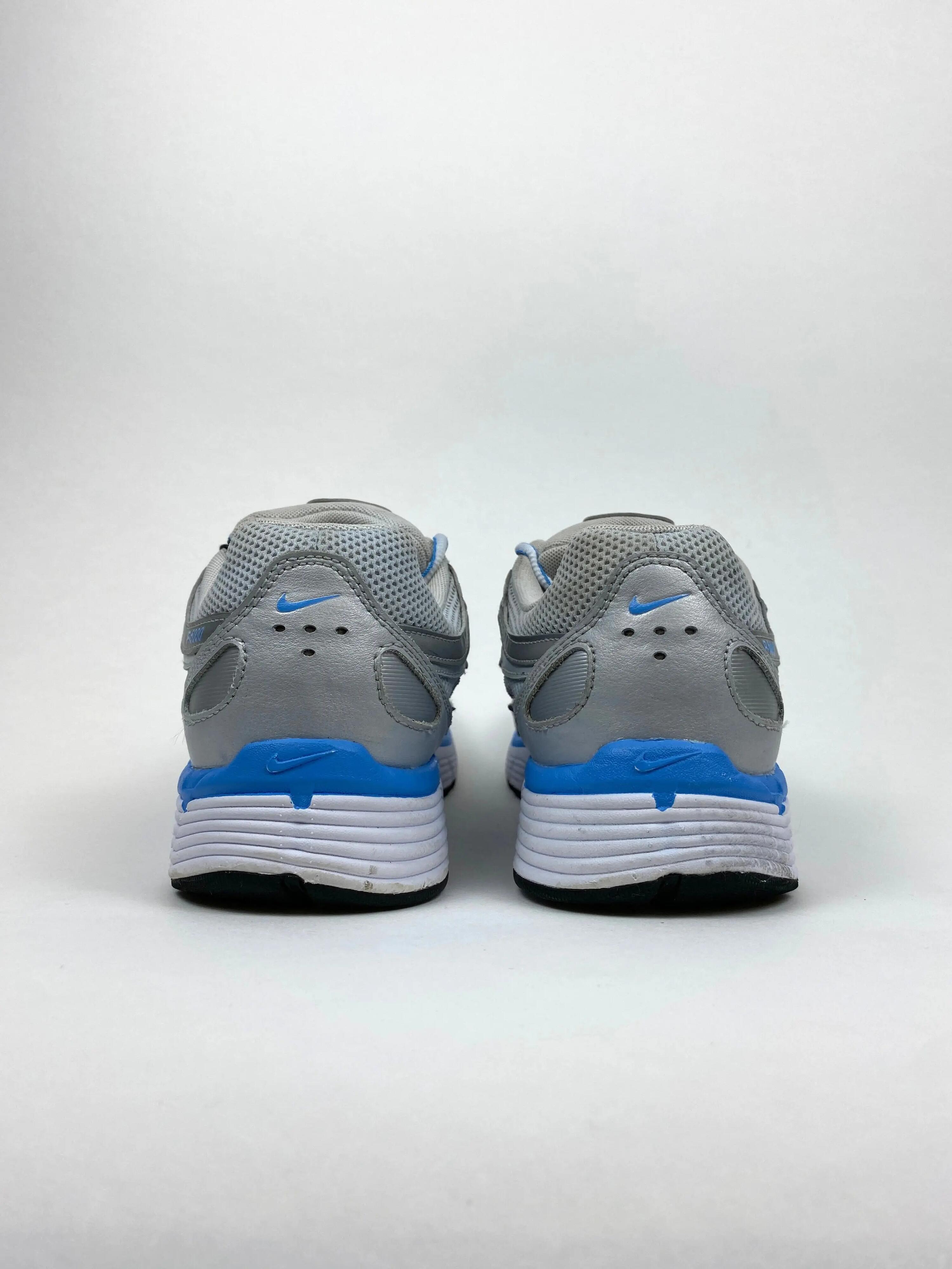 Reconditionné NIKE Baskets Homme, P-6000, Gris clair Très Bon État 3/4