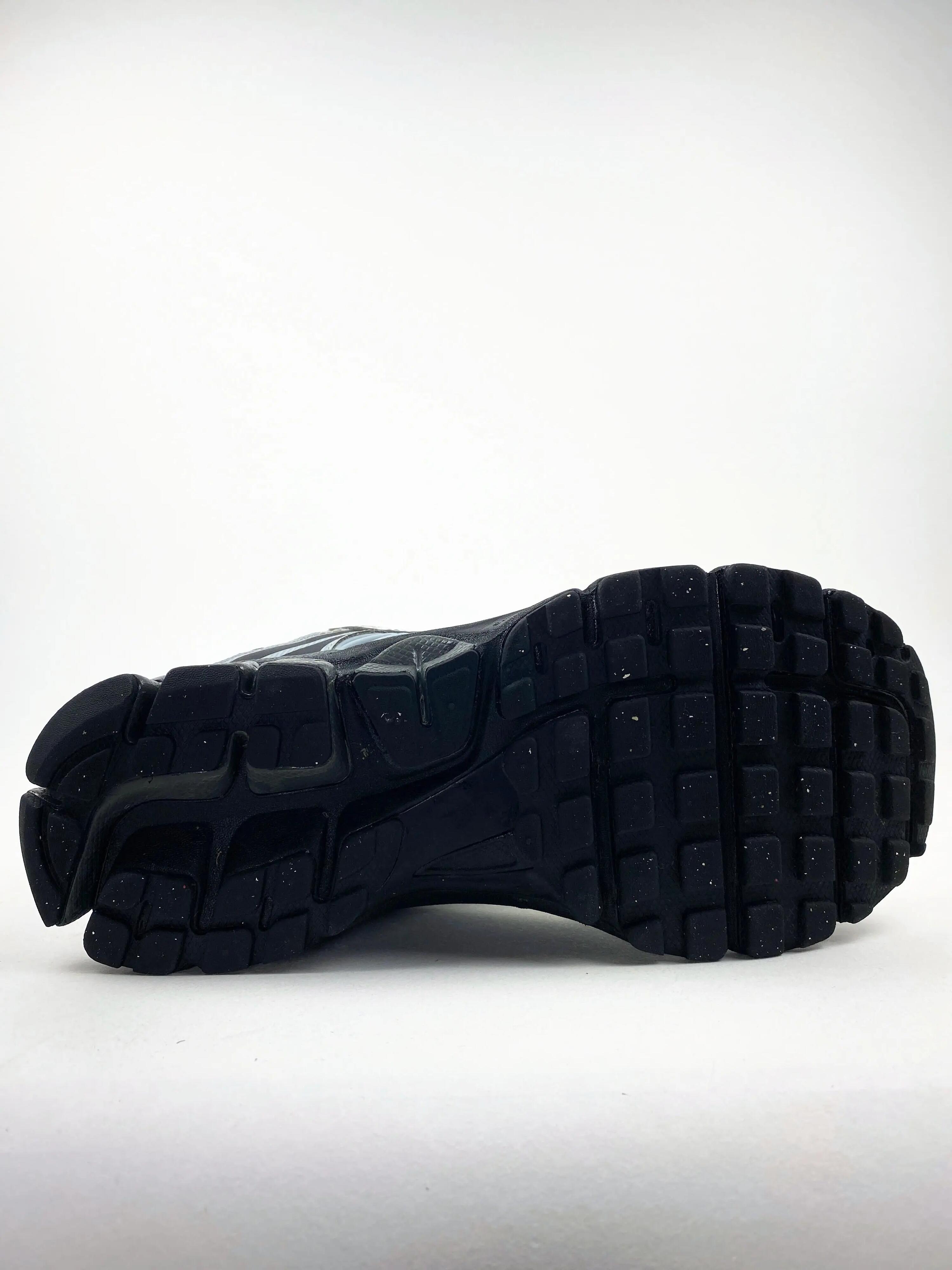 Reconditionné NIKE Baskets Femme, Zoom Vomero 5, Gris clair Très Bon État 2/4
