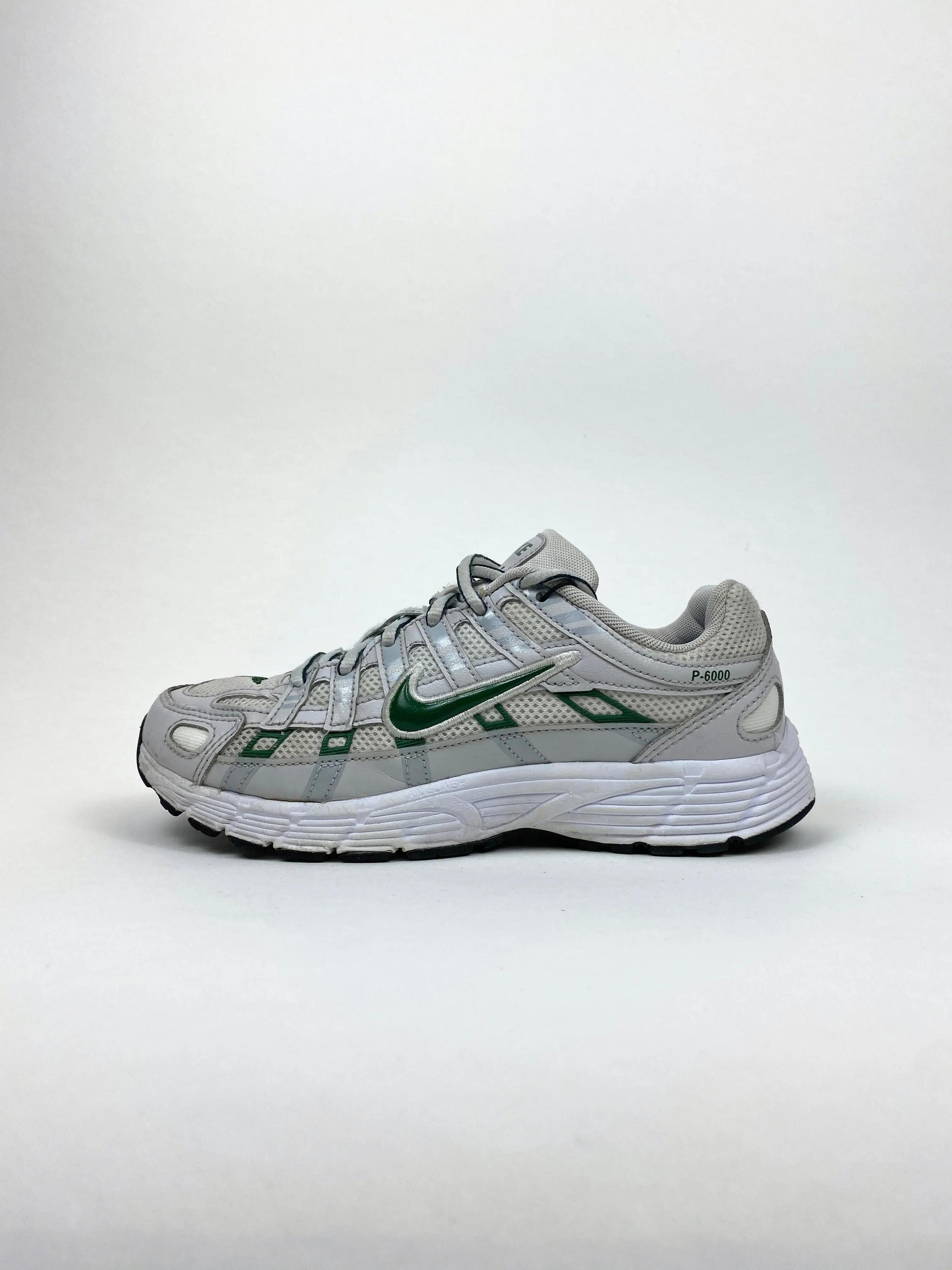 Reconditionné NIKE Baskets Femme, P-6000, Gris clair Très Bon État 4/4