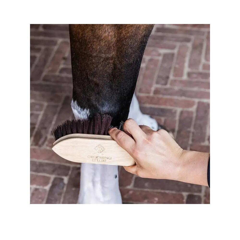 Spazzola in legno per cavallo Grooming Deluxe Classic short 6/6