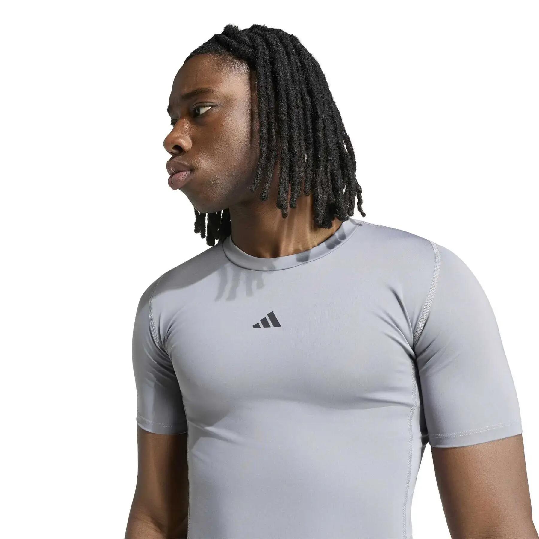 TECHFIT Compression Training Tee 6/7