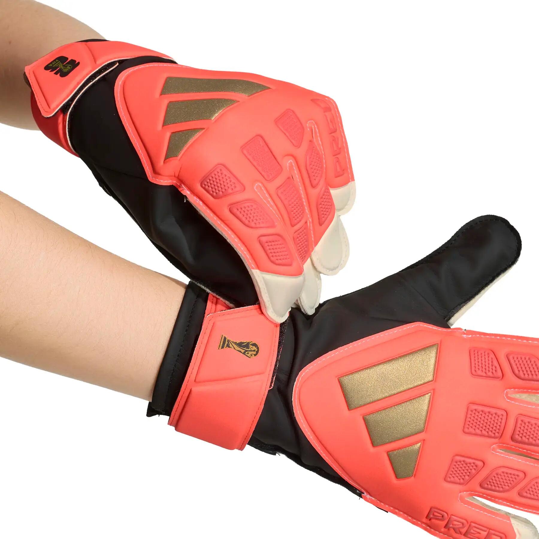 Predator Training Junior Goalkeeper Gloves 6/11