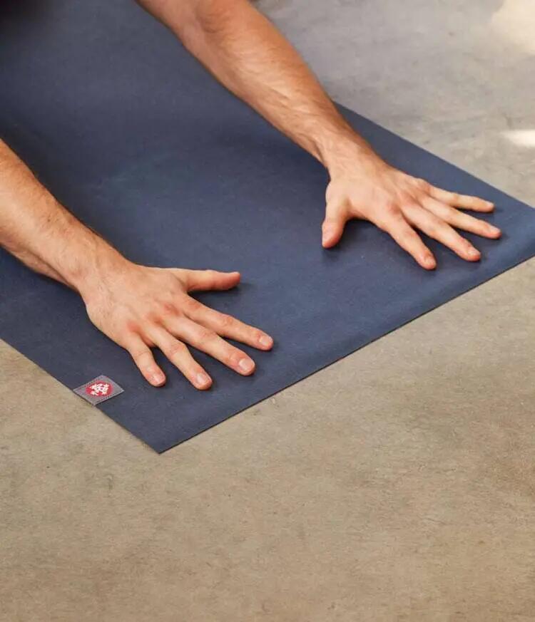 Tapis de yoga de voyage en caoutchouc Manduka eKO Superlite 1,5 mm - Minuit 8/14
