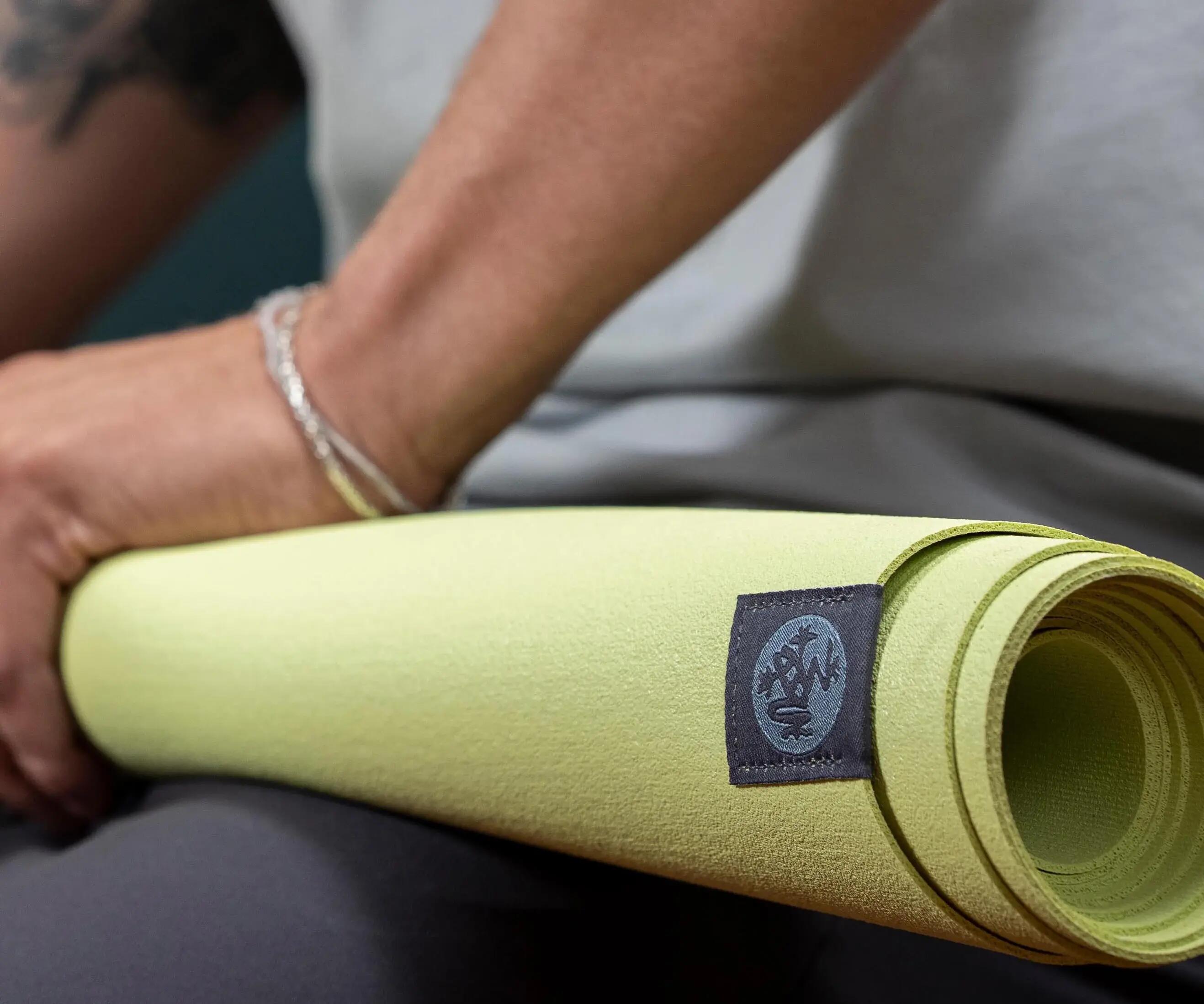 Saltea de yoga Manduka eKO Superlite Travel din cauciuc 1.5mm - Marmura Orhidee 8/13