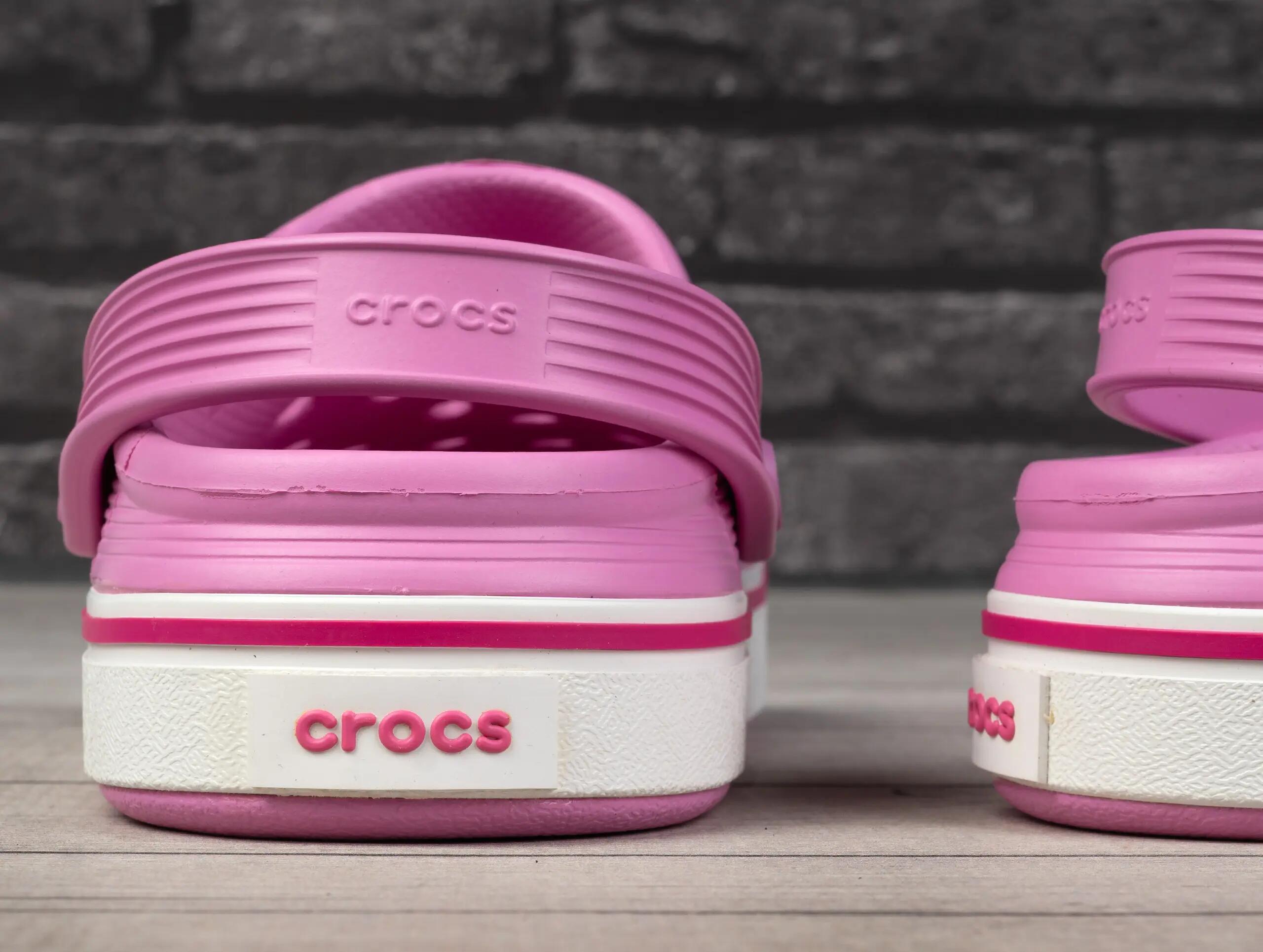 Klapki chodaki Crocs OFF COURT CLOG K 4/5