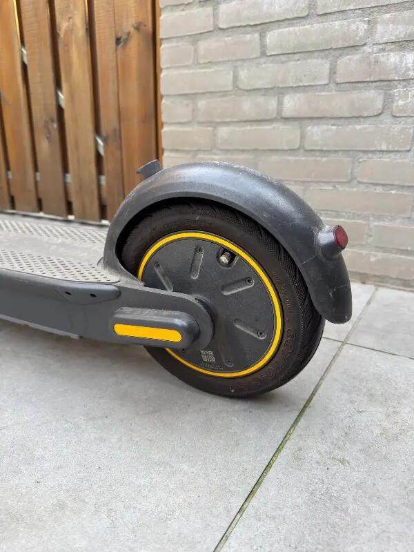 Entre Particuliers - Trottinette électrique Segway-Ninebot KickScooter 4/7
