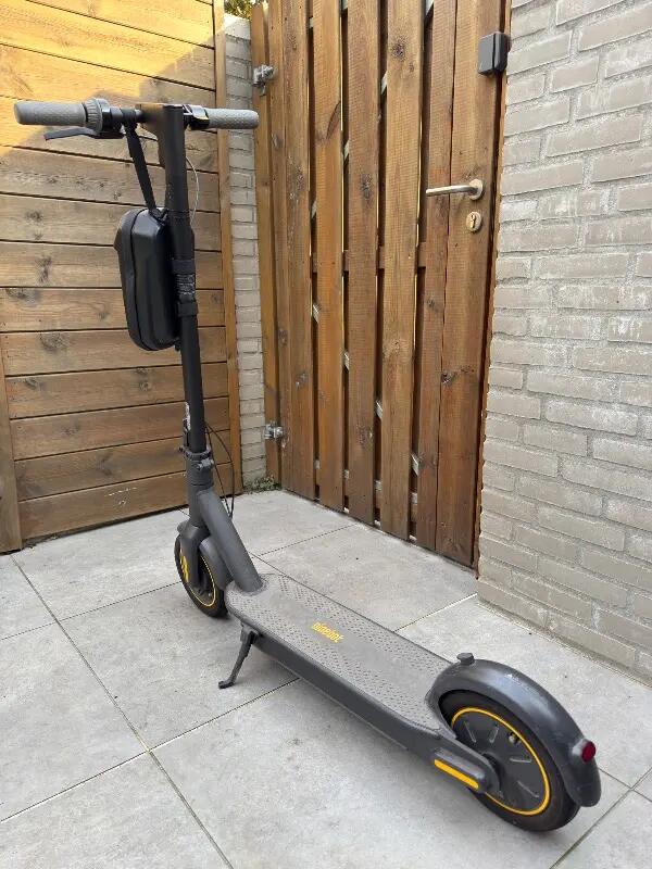 Entre Particuliers - Trottinette électrique Segway-Ninebot KickScooter 3/7