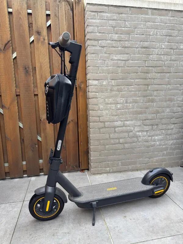 Entre Particuliers - Trottinette électrique Segway-Ninebot KickScooter 2/7