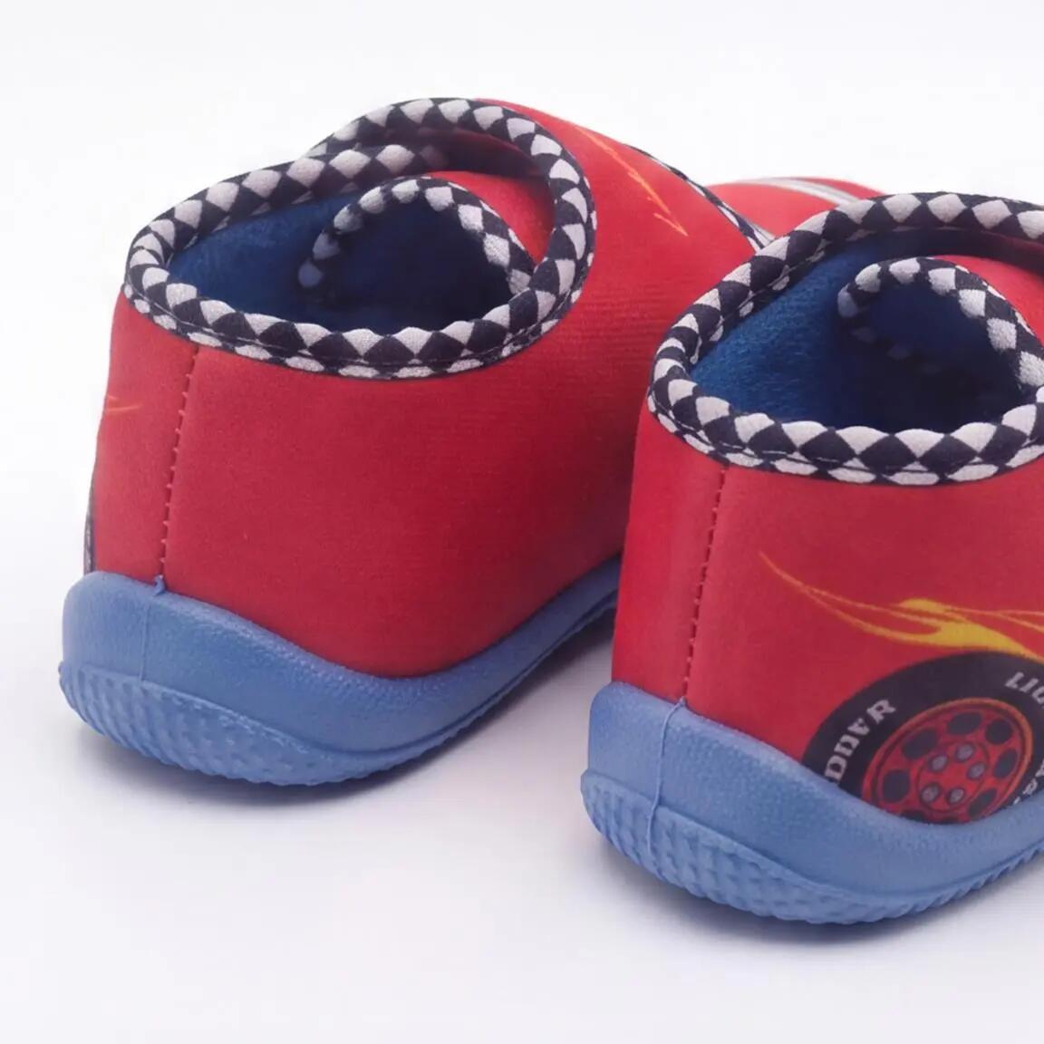 Pantoufles mi-mollet pour enfants, motif voitures, en polyester antidérapant 6/7