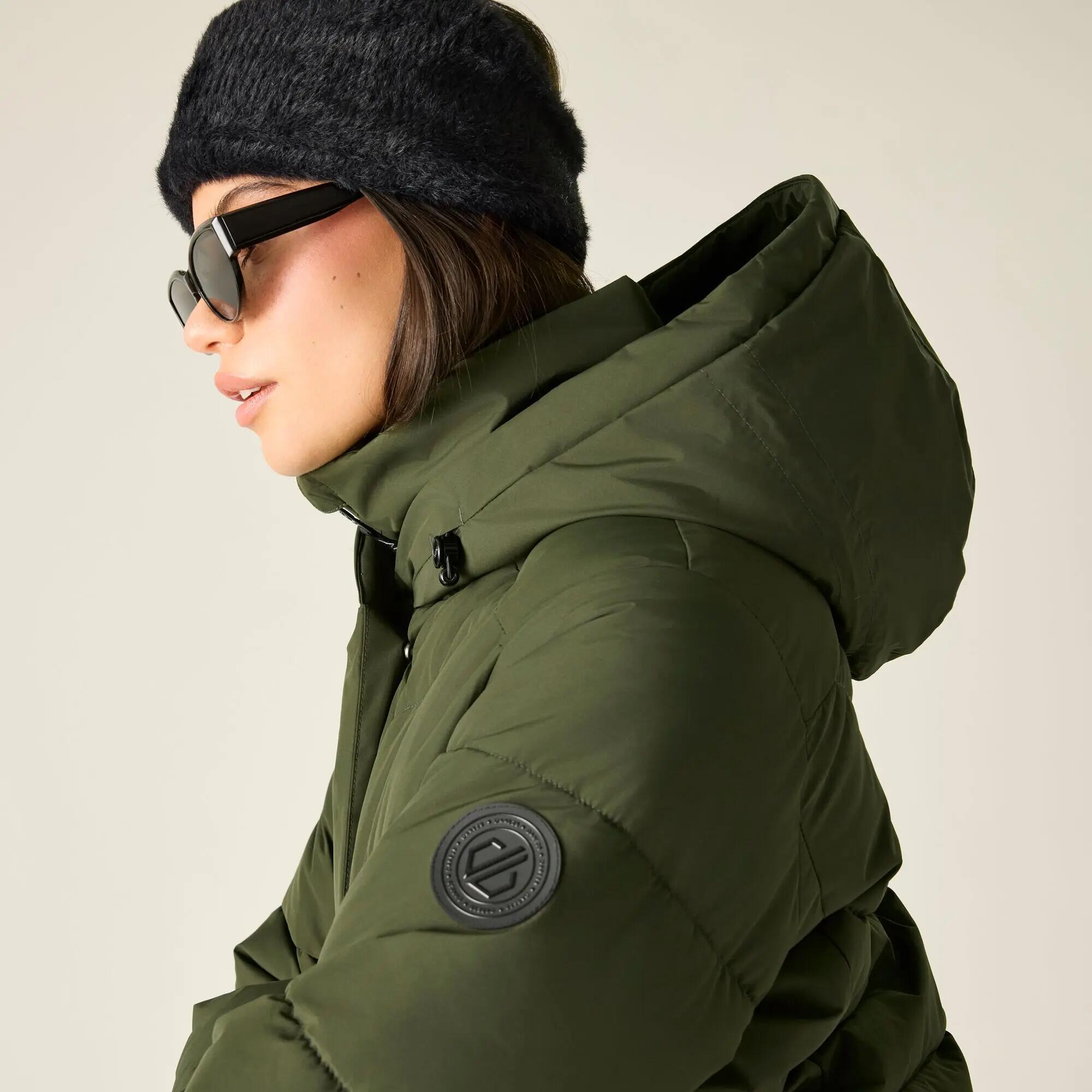 Veste Matelassée Unie À Capuche Ajustable LUSTRE Femme (Kaki Foncé) 6/7