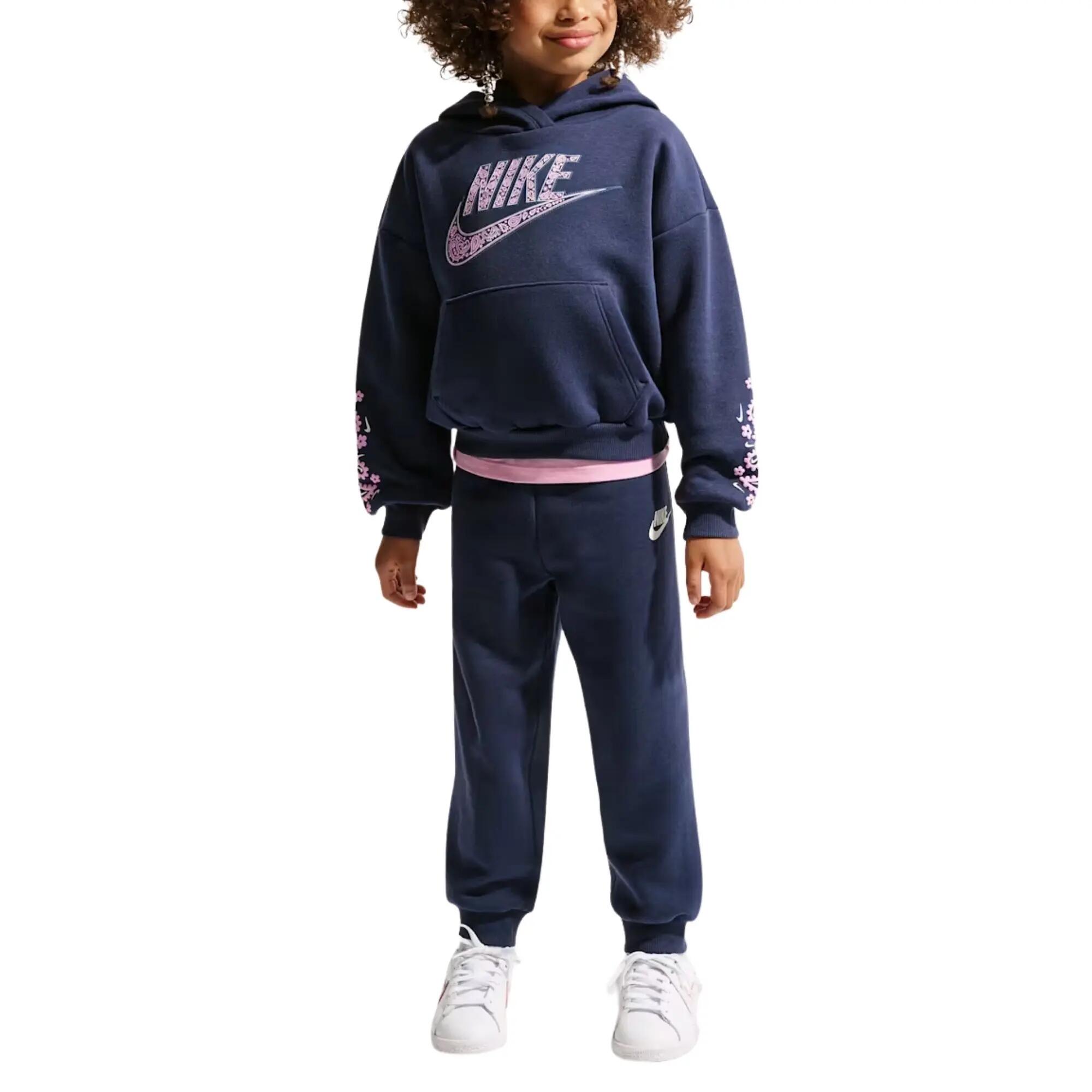 NIKE picture