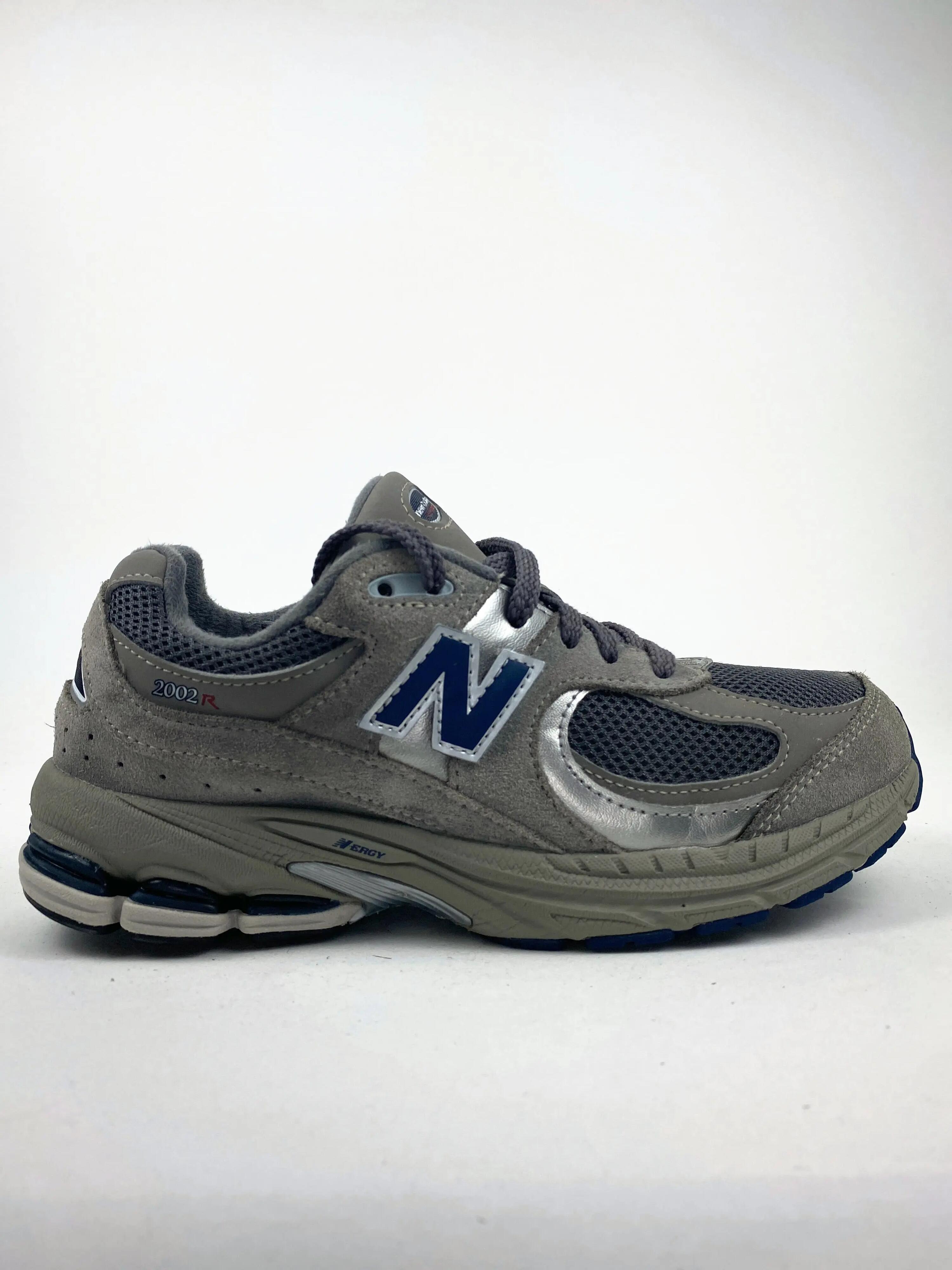 NEW BALANCE picture