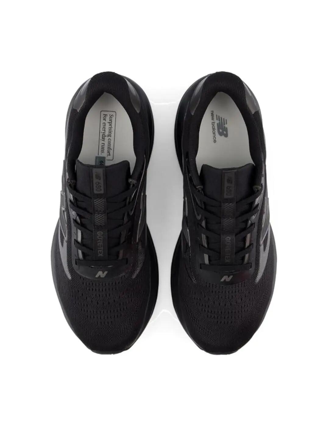 Baskets pour Femme New balance Fresh foam 680 Noir. 4/4