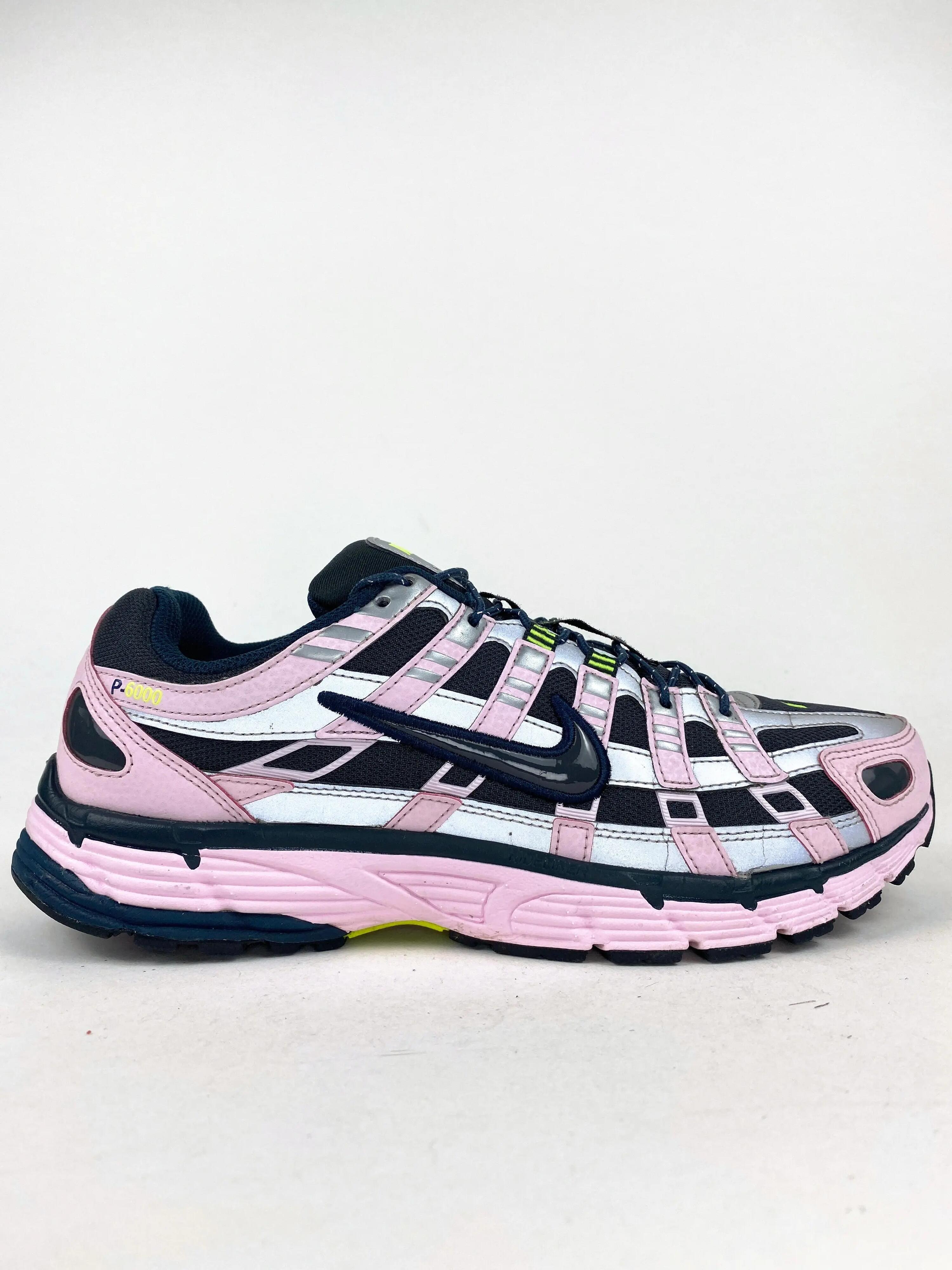 NIKE picture