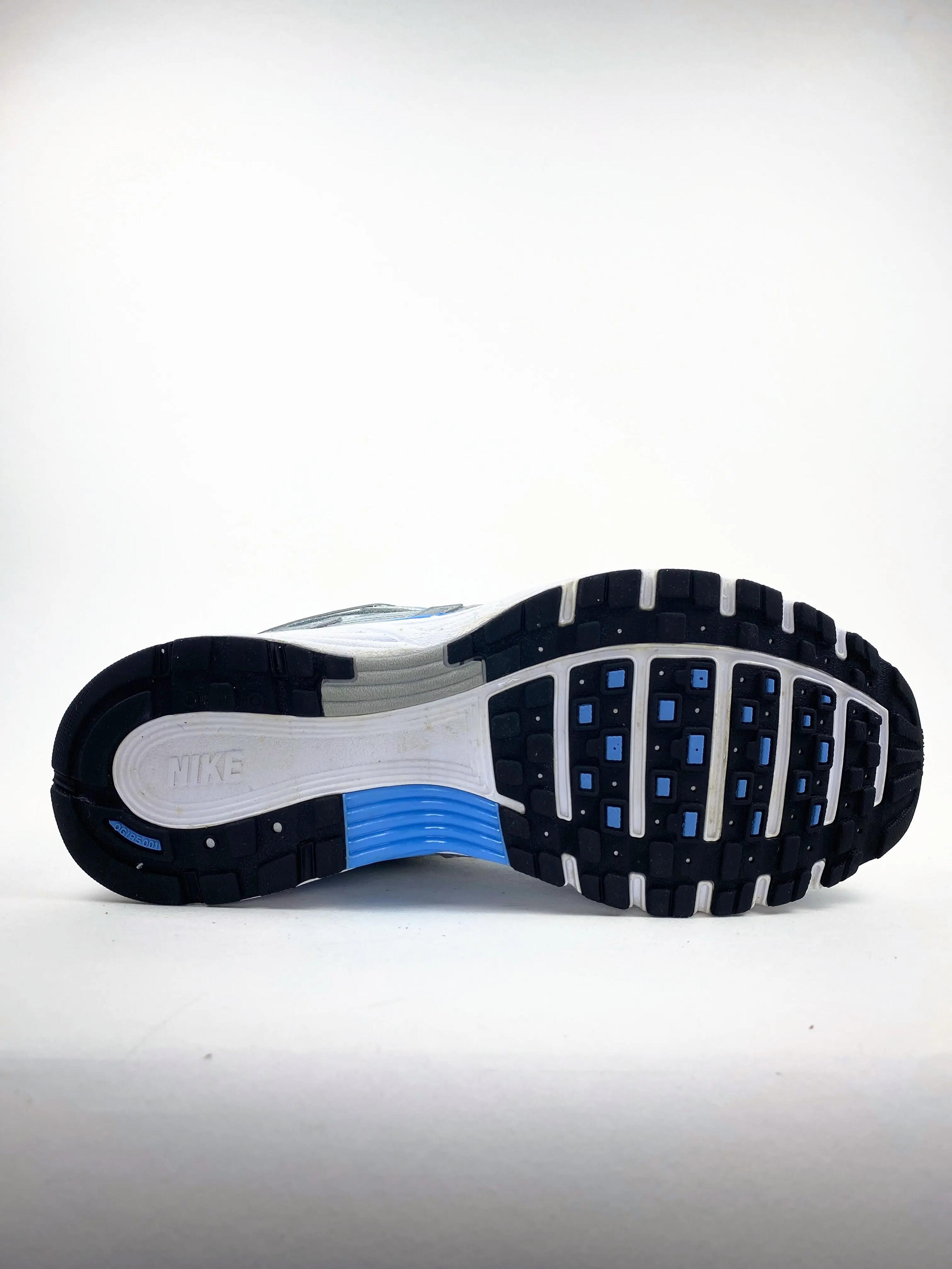 Reconditionné NIKE Baskets Homme, P-6000, Gris clair Très Bon État 2/4