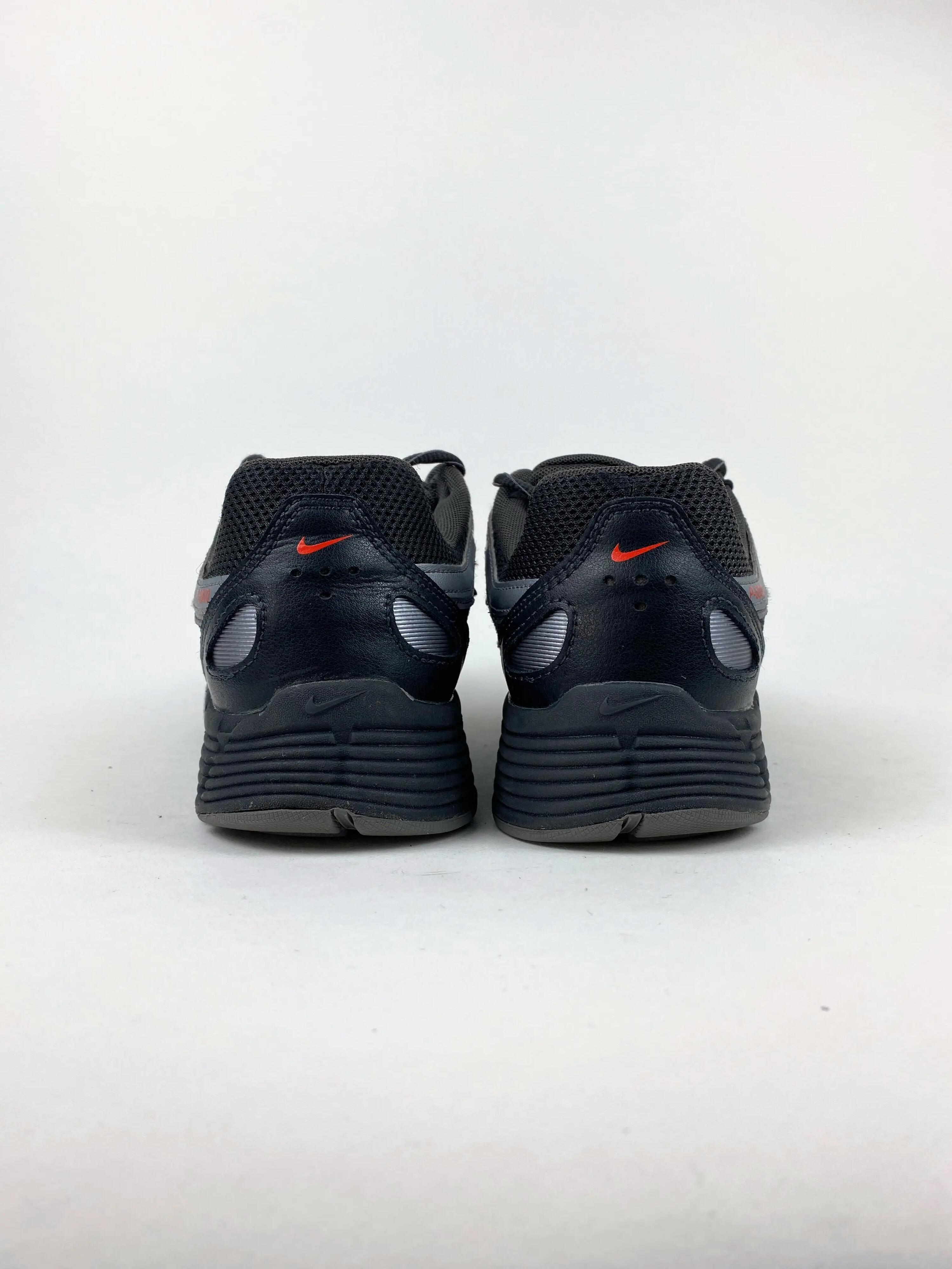 Reconditionné NIKE Baskets Homme, P-6000, Gris foncé Très Bon État 3/4