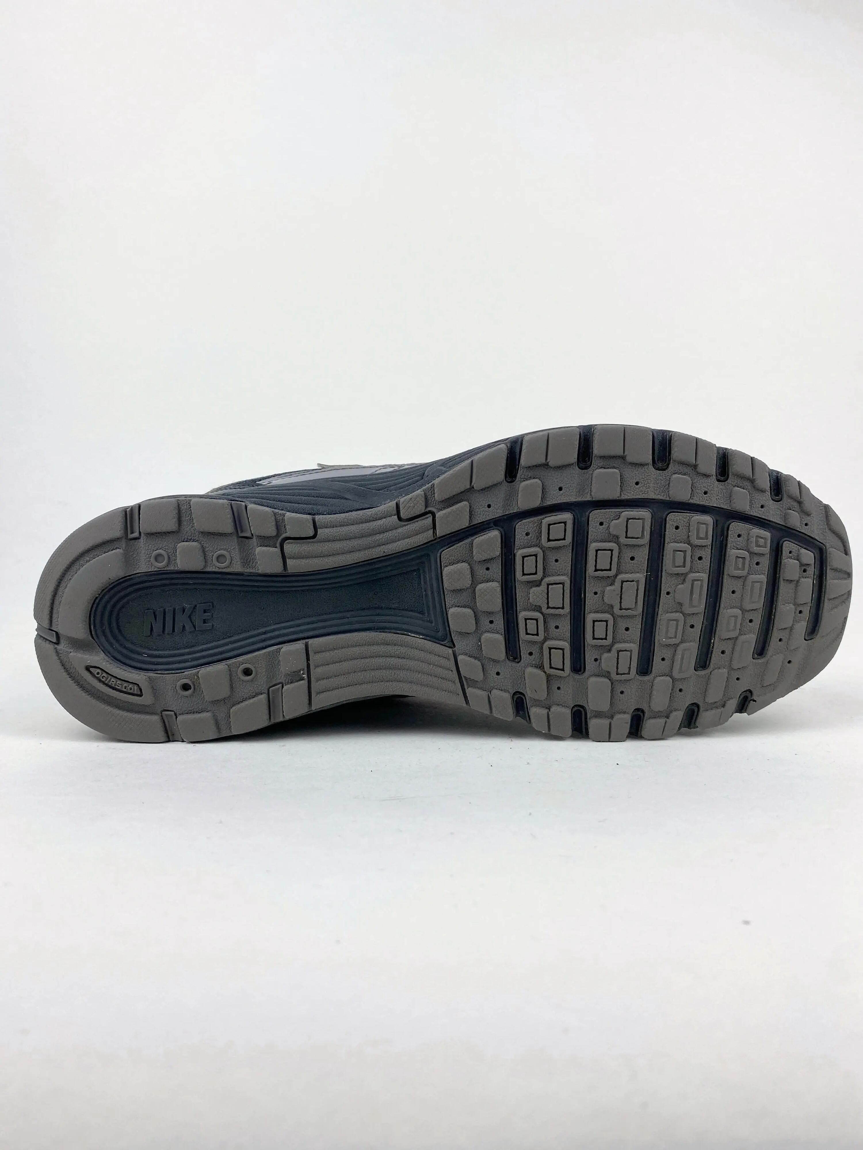 Reconditionné NIKE Baskets Homme, P-6000, Gris foncé Très Bon État 2/4