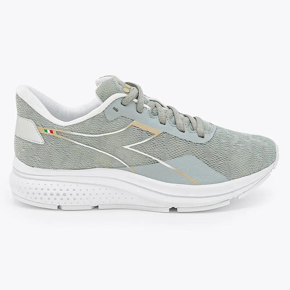 DIADORA picture