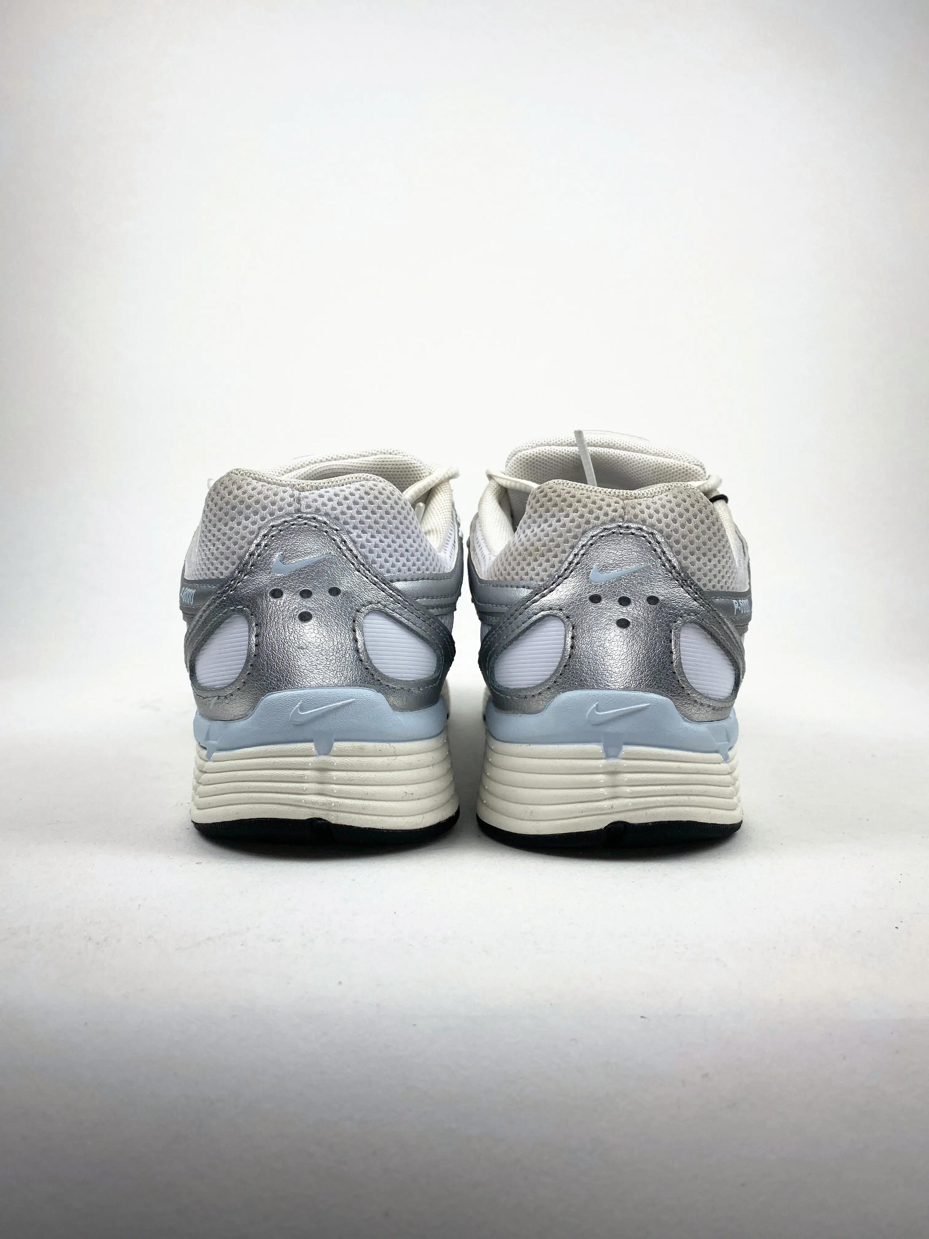 Reconditionné NIKE Baskets Femme, P-6000, Blanc Très Bon État 3/4