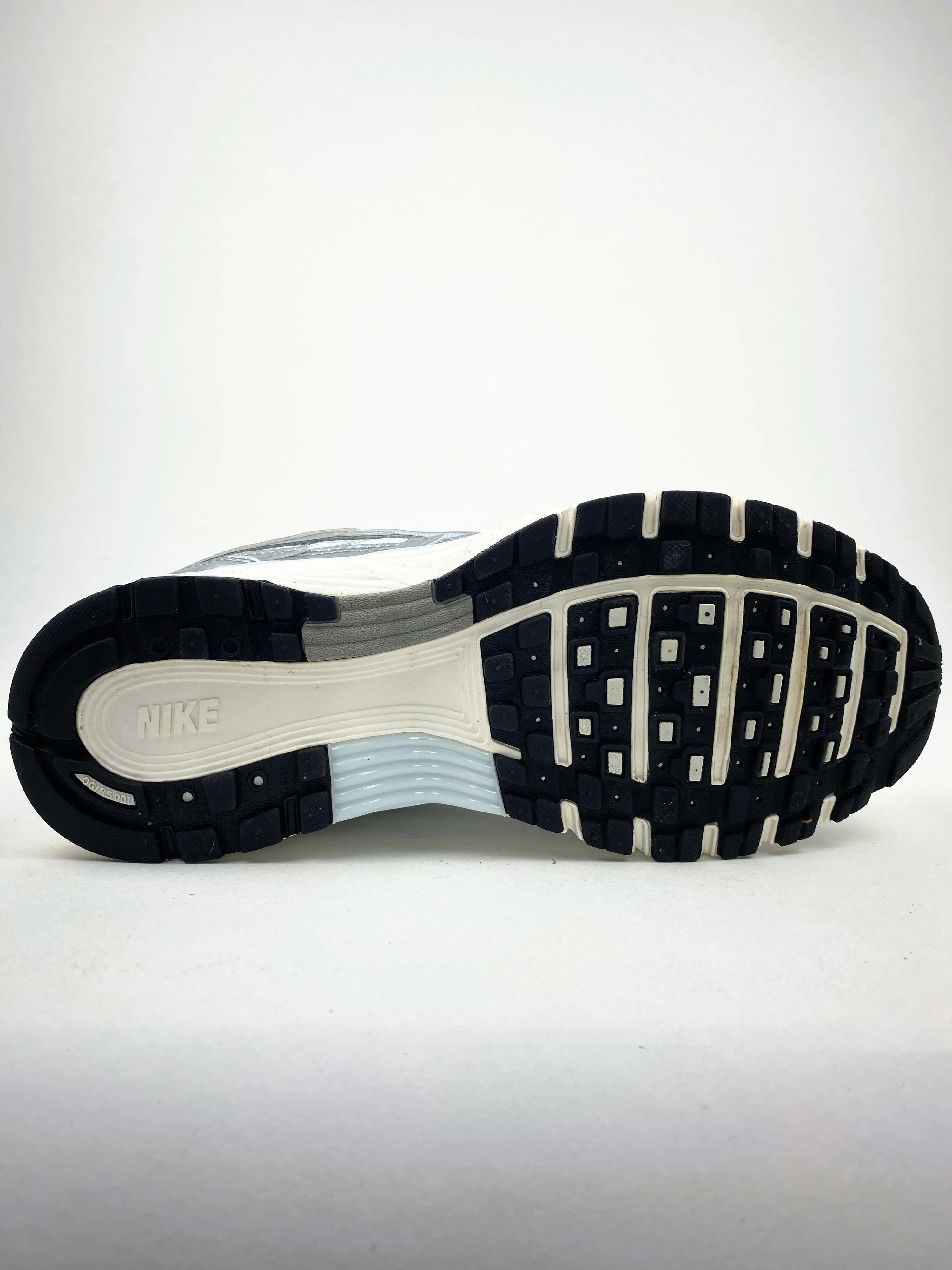Reconditionné NIKE Baskets Femme, P-6000, Blanc Très Bon État 2/4