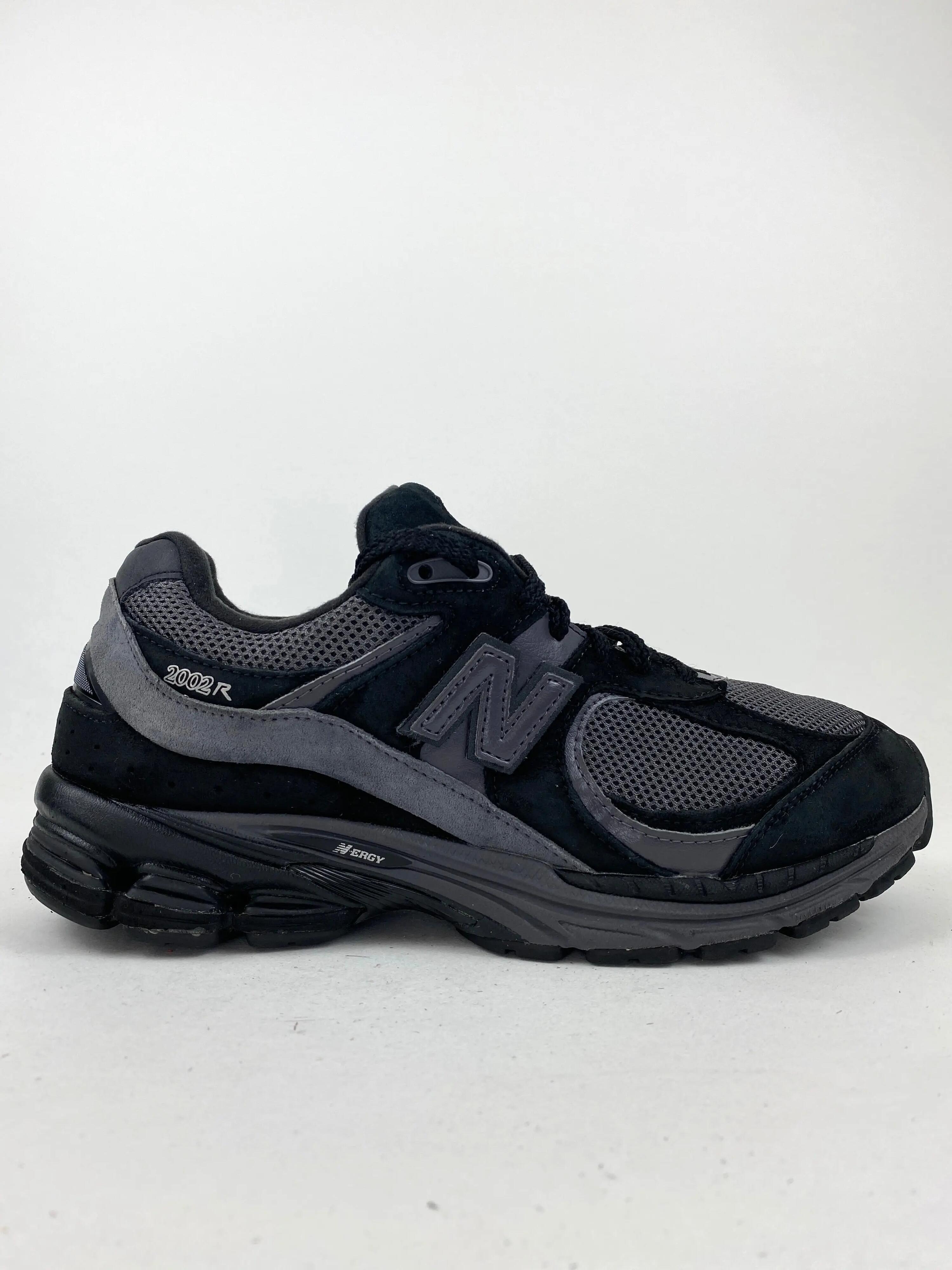 NEW BALANCE picture