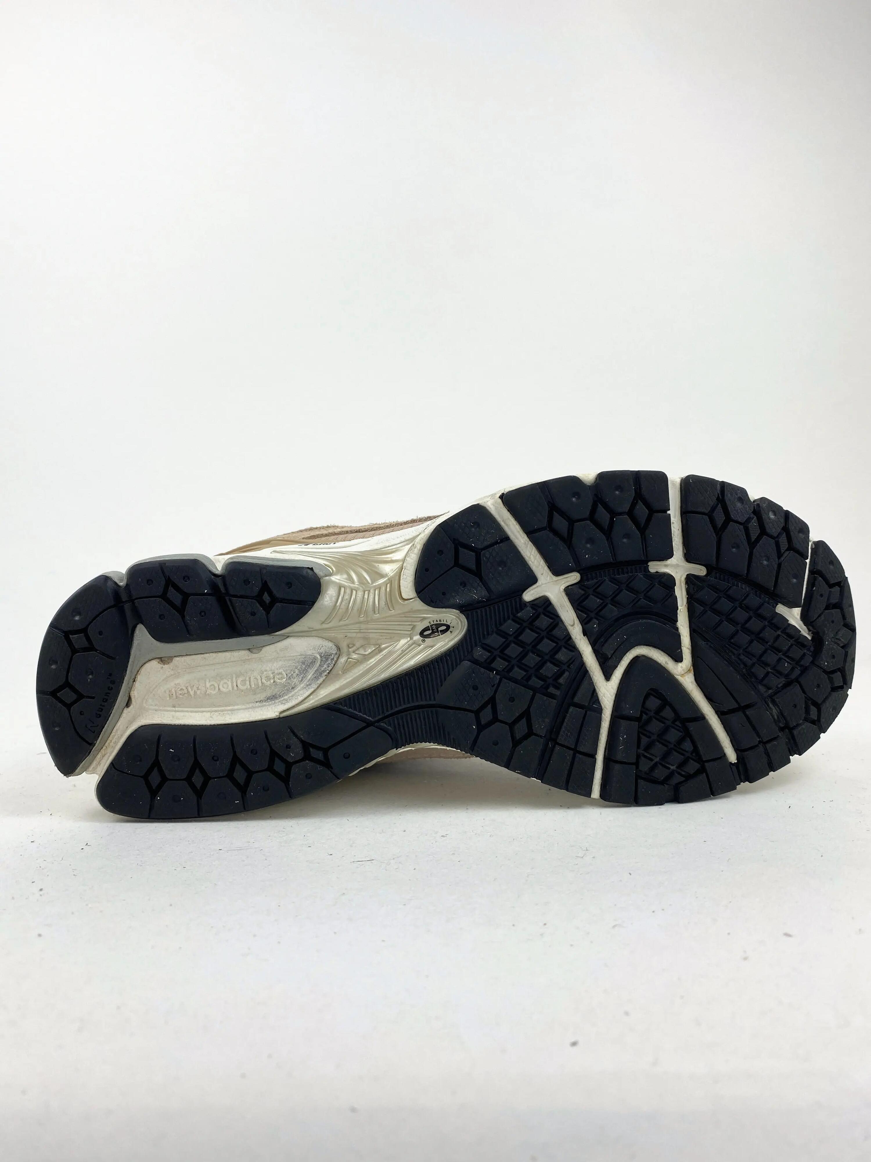 Reconditionné NEW BALANCE Baskets Homme, 1906R, Beige Très Bon État 2/4