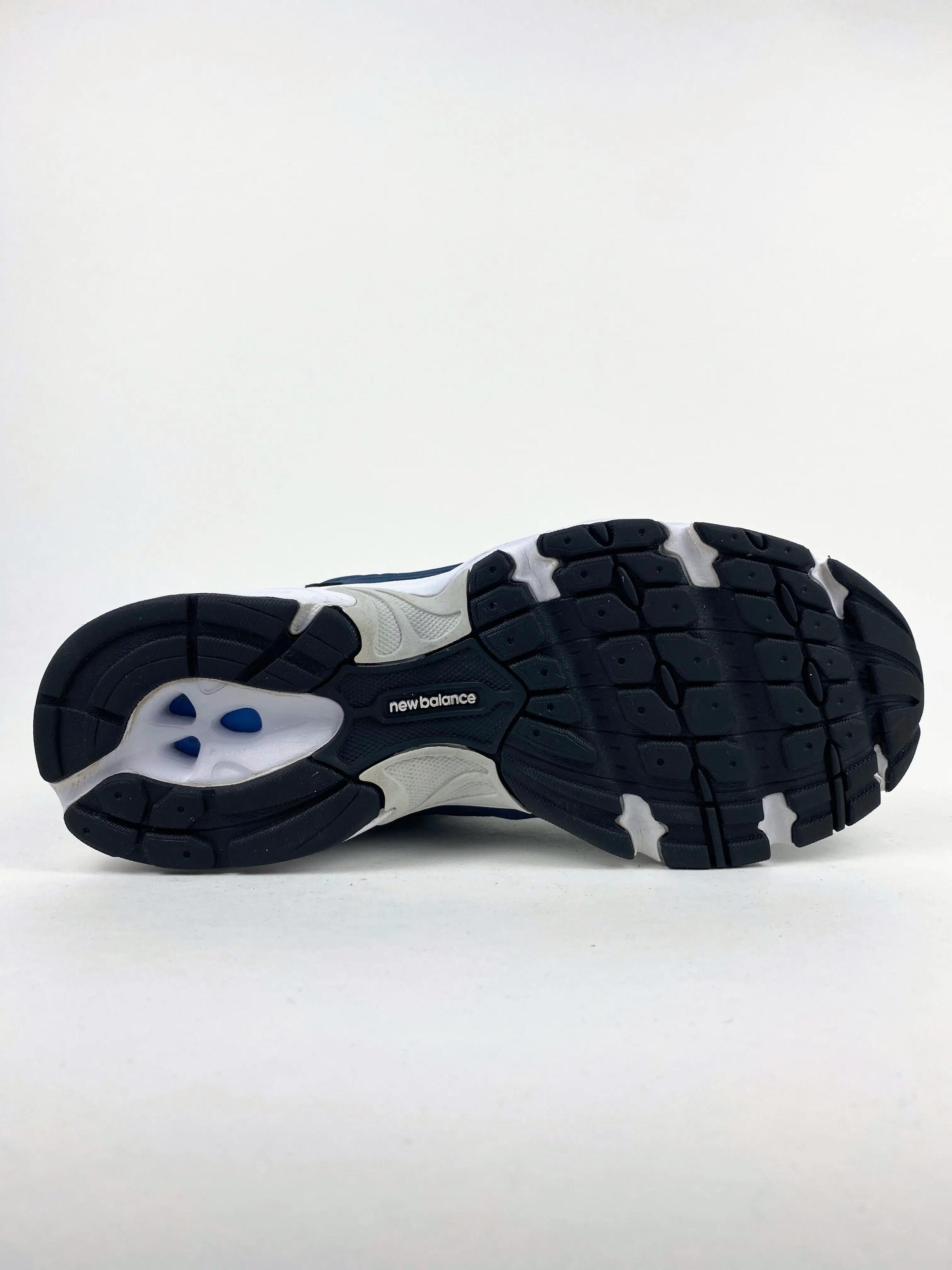 Reconditionné NEW BALANCE Baskets Femme, 530, Bleu foncé Très Bon État 2/4