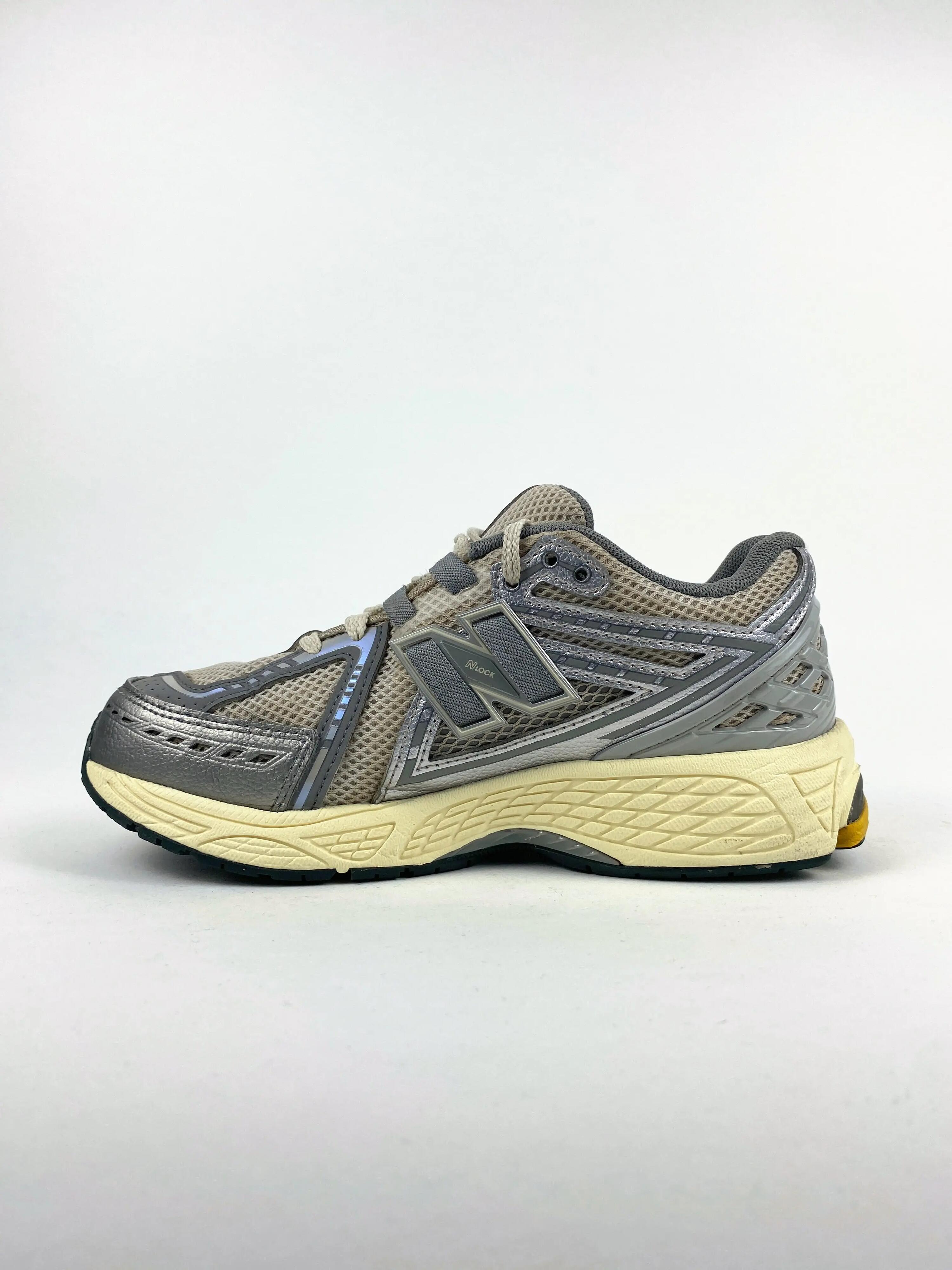 Reconditionné NEW BALANCE Baskets Femme, 1906R, Gris clair Très Bon État 4/4
