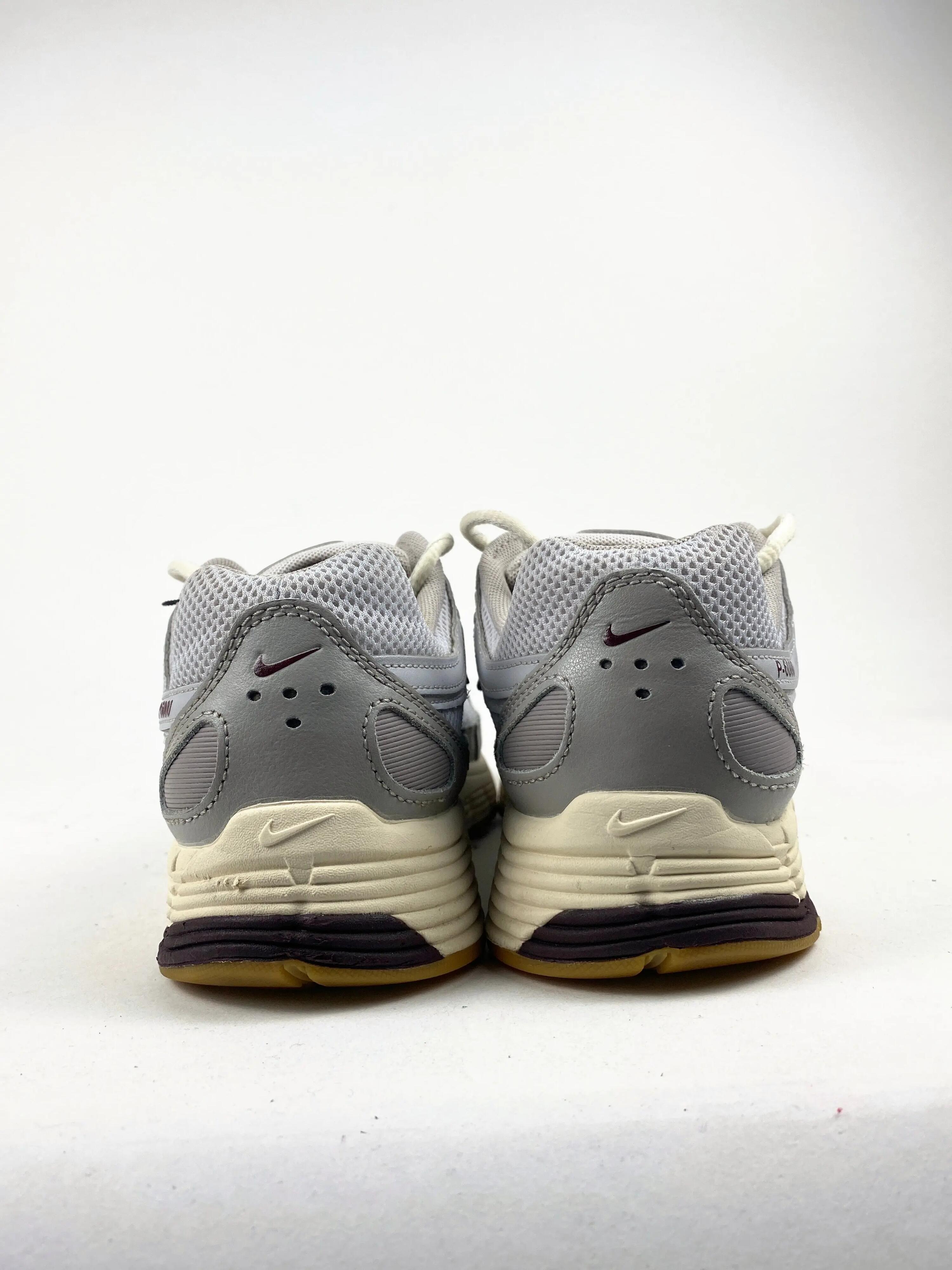 Reconditionné NIKE Baskets Homme, P-6000, Gris clair Très Bon État 3/4