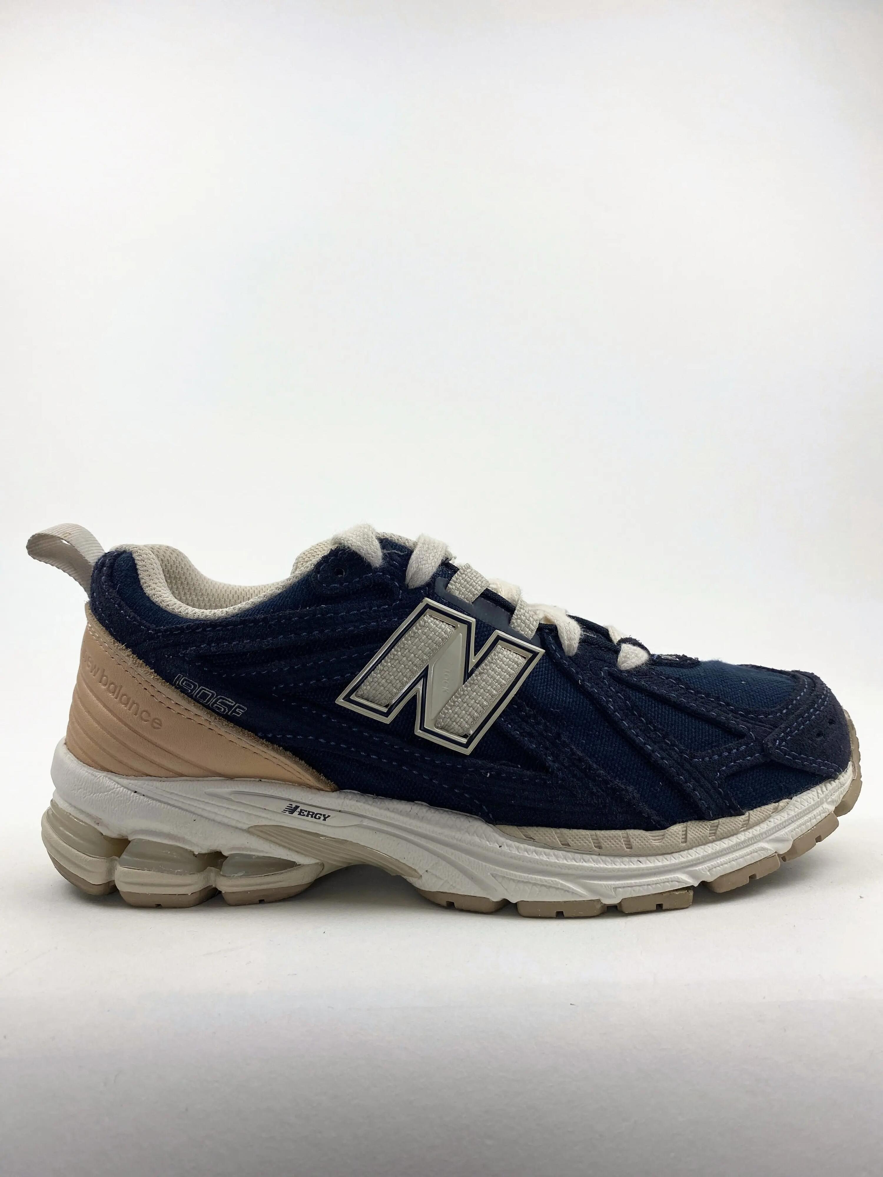 NEW BALANCE picture