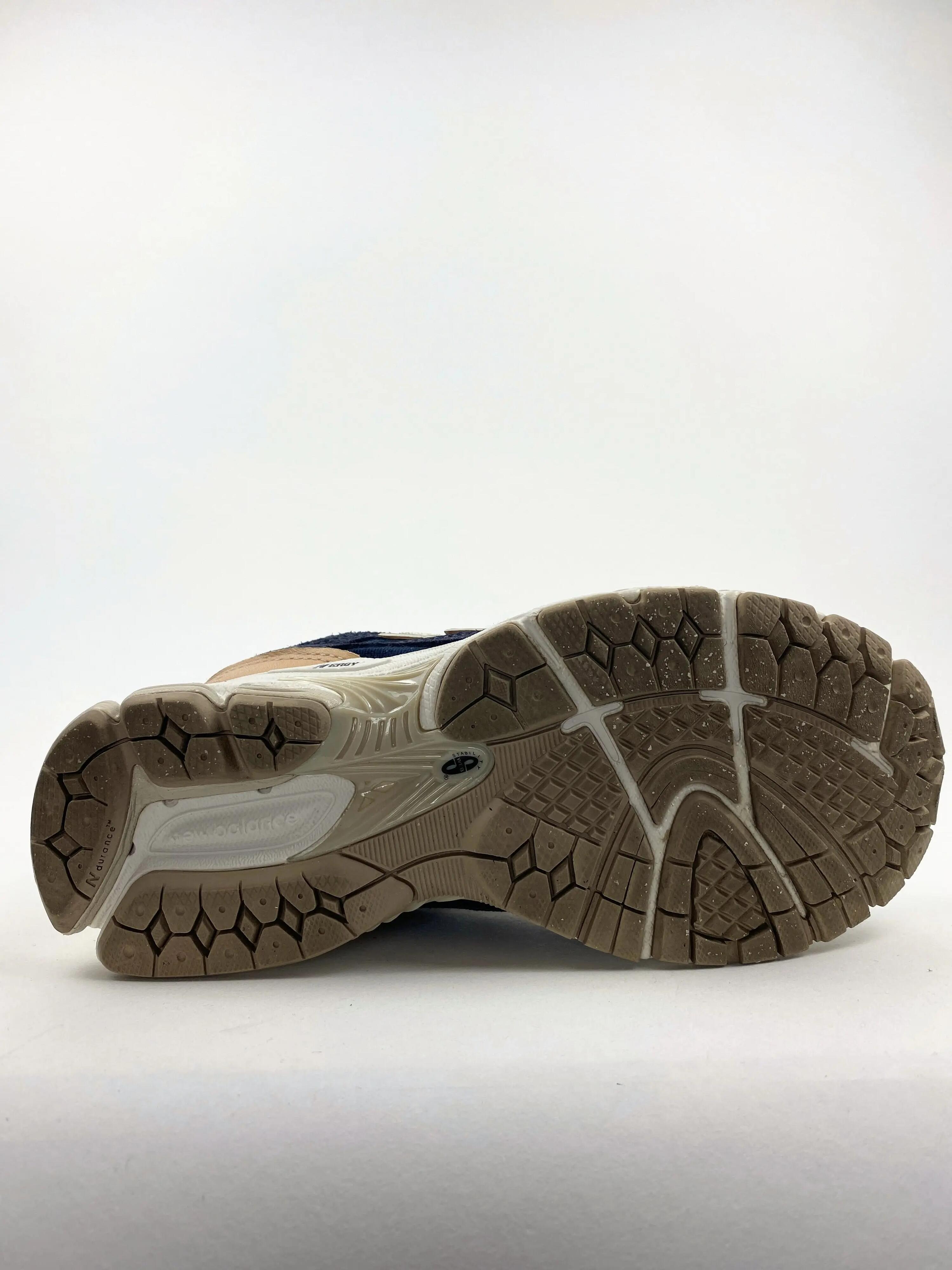 Reconditionné NEW BALANCE Baskets Femme, 1906F, Bleu foncé Très Bon État 2/4