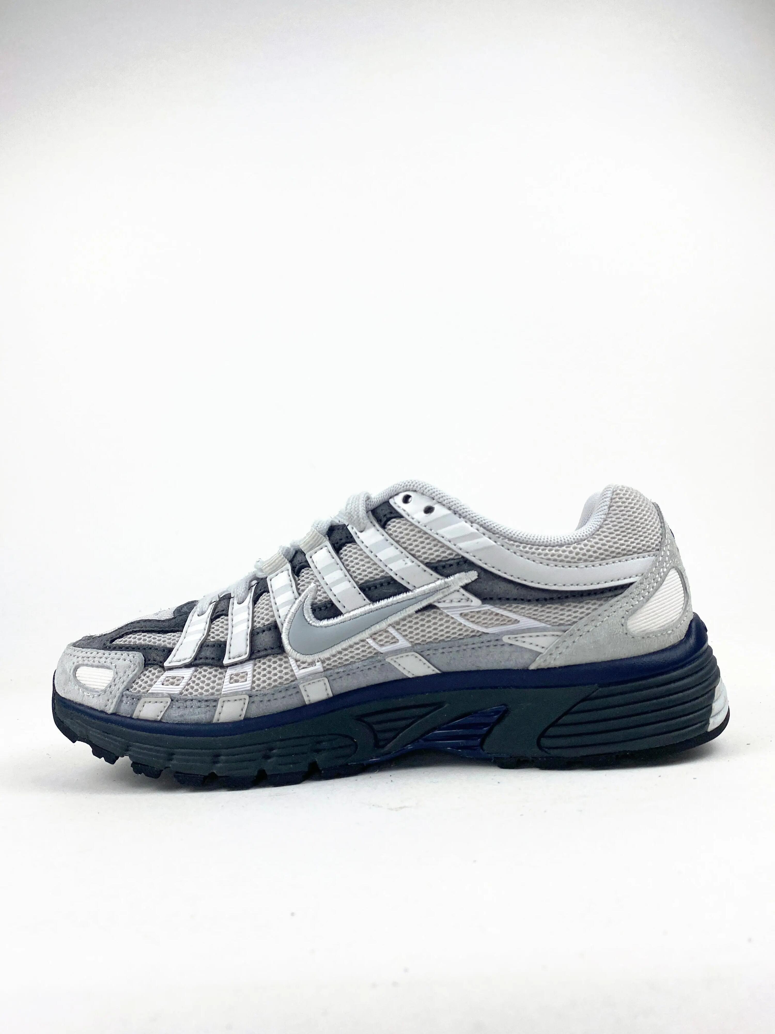 Reconditionné NIKE Baskets Femme, P-6000, Gris clair Très Bon État 4/4