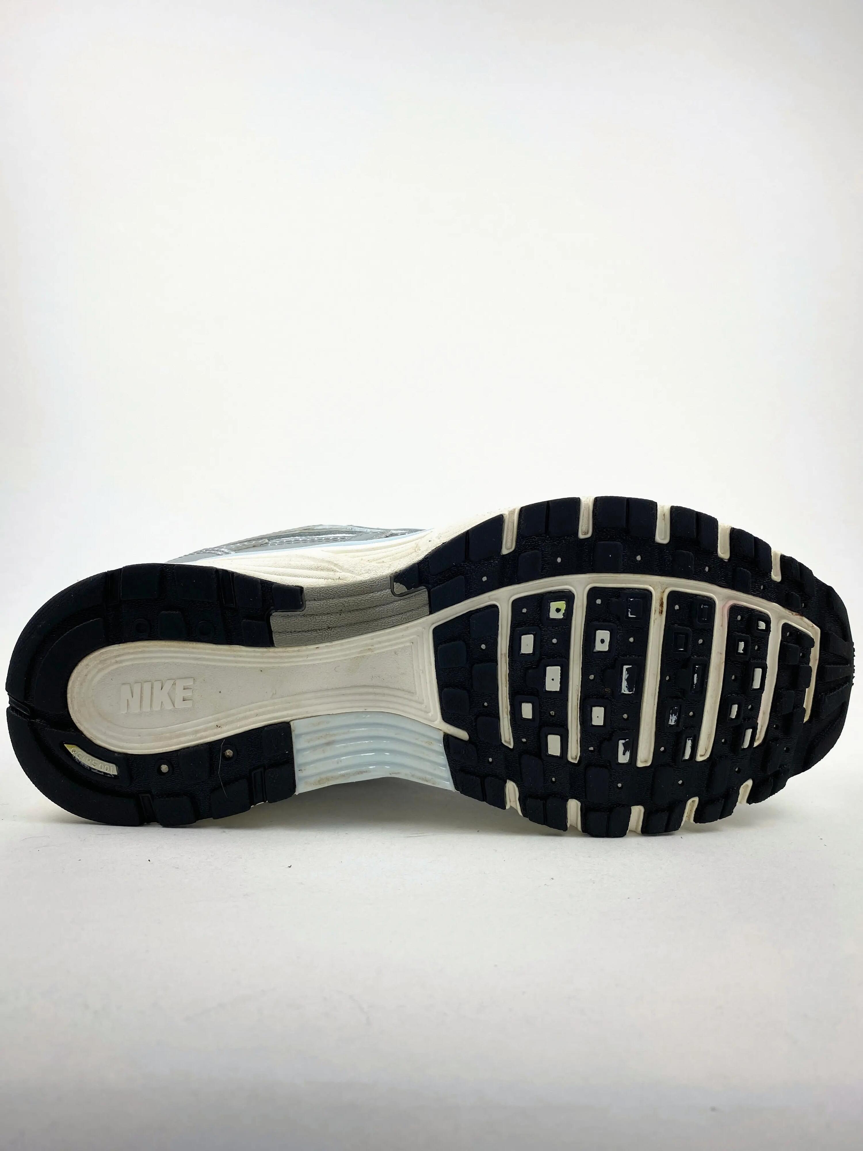 Reconditionné NIKE Baskets Femme, P-6000, Blanc Très Bon État 2/4