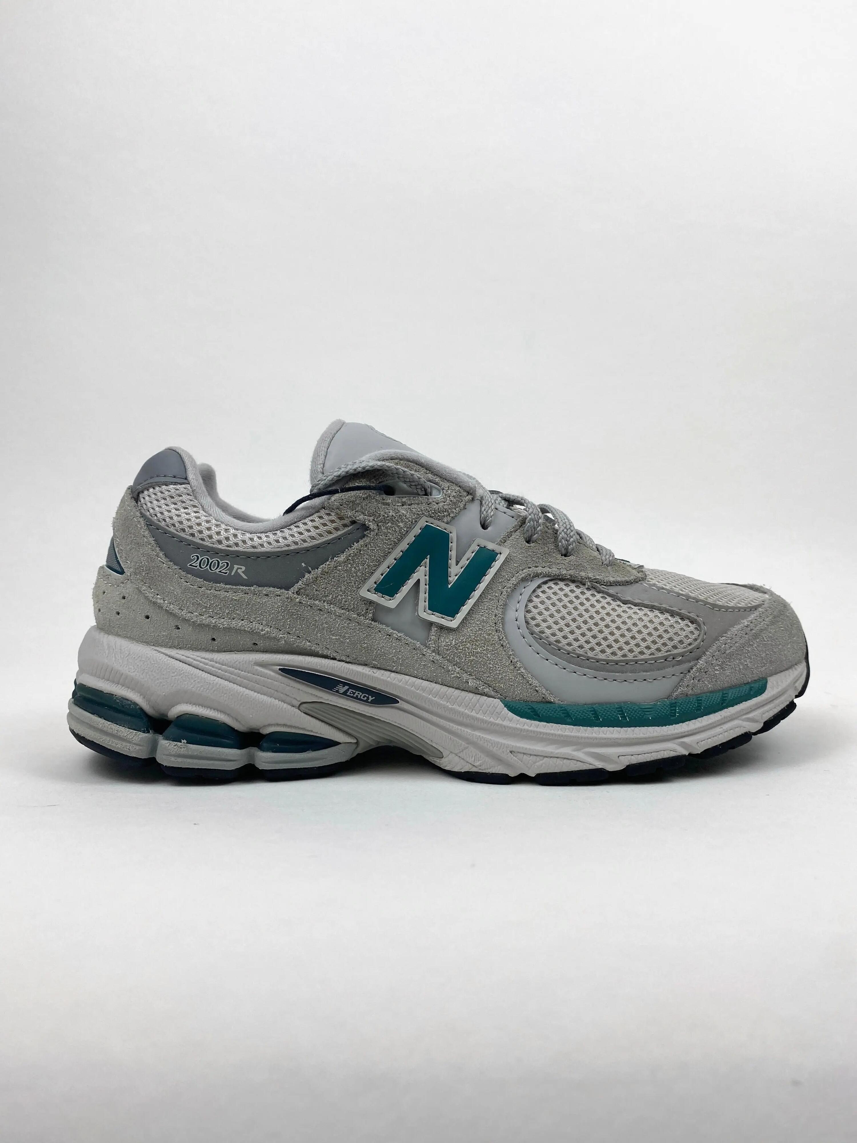 NEW BALANCE picture