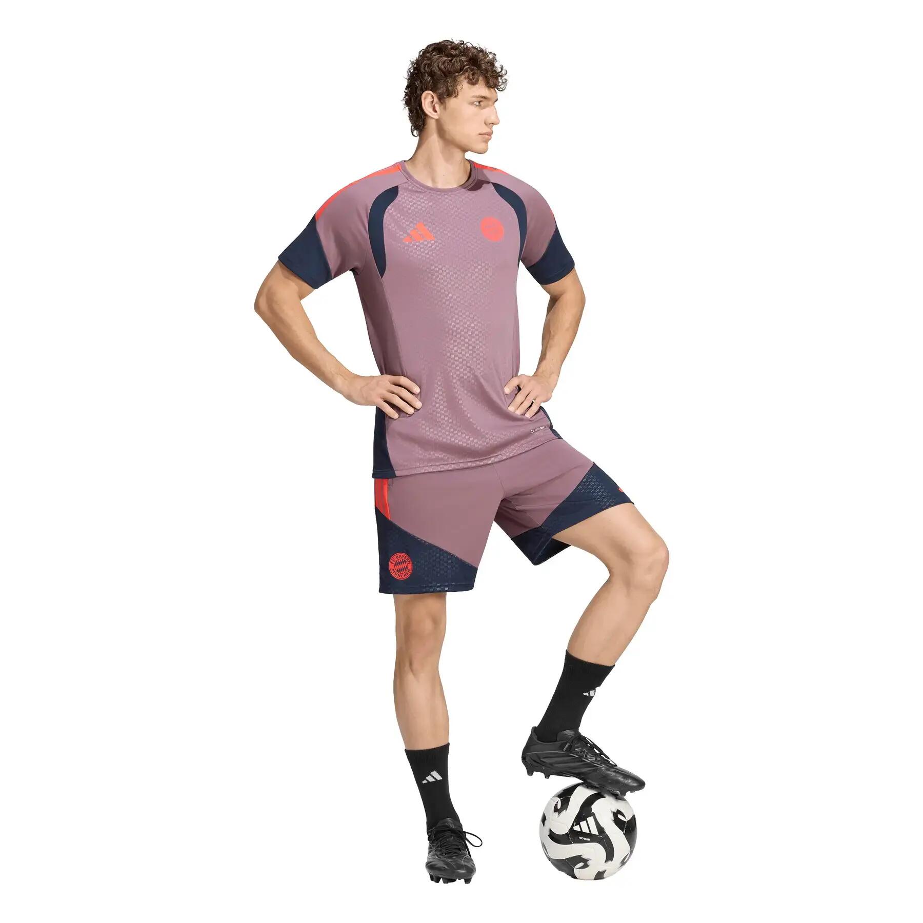 Bayern München Trikot Cup 2026/27 3/7