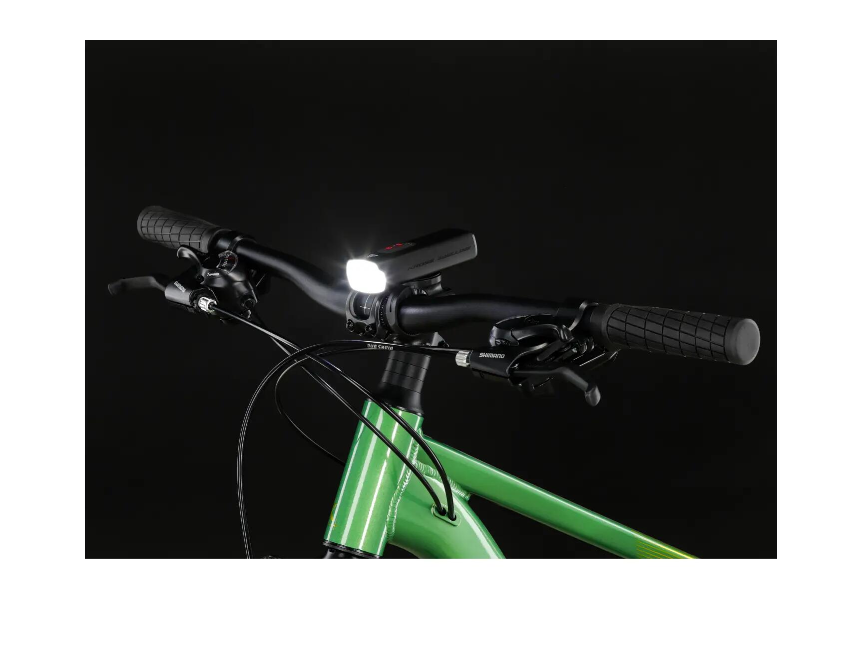 Lampka rowerowa przednia BLADE II 2600 lm 3/4